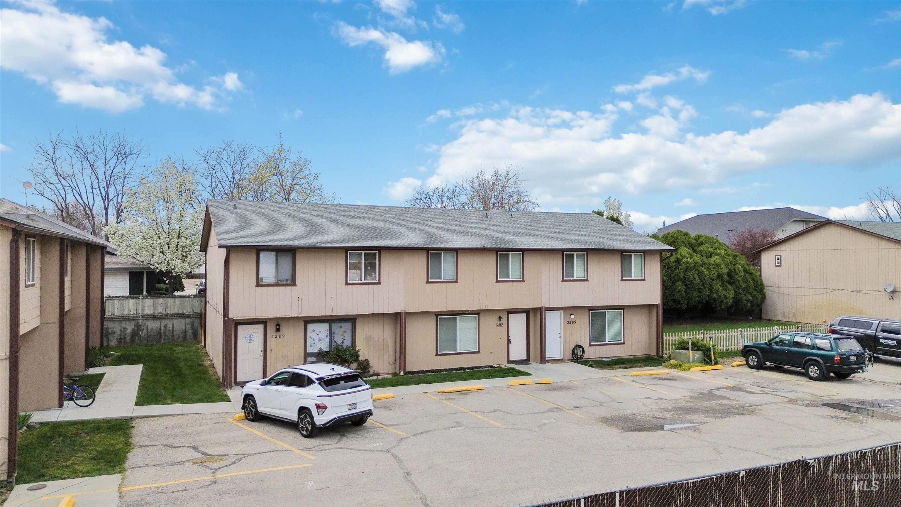 2287 S Loyolla Ln, Boise, Idaho 83705, 3 Bedrooms, 1.5 Bathrooms, Residential For Sale, Price $289,000,MLS 98979463