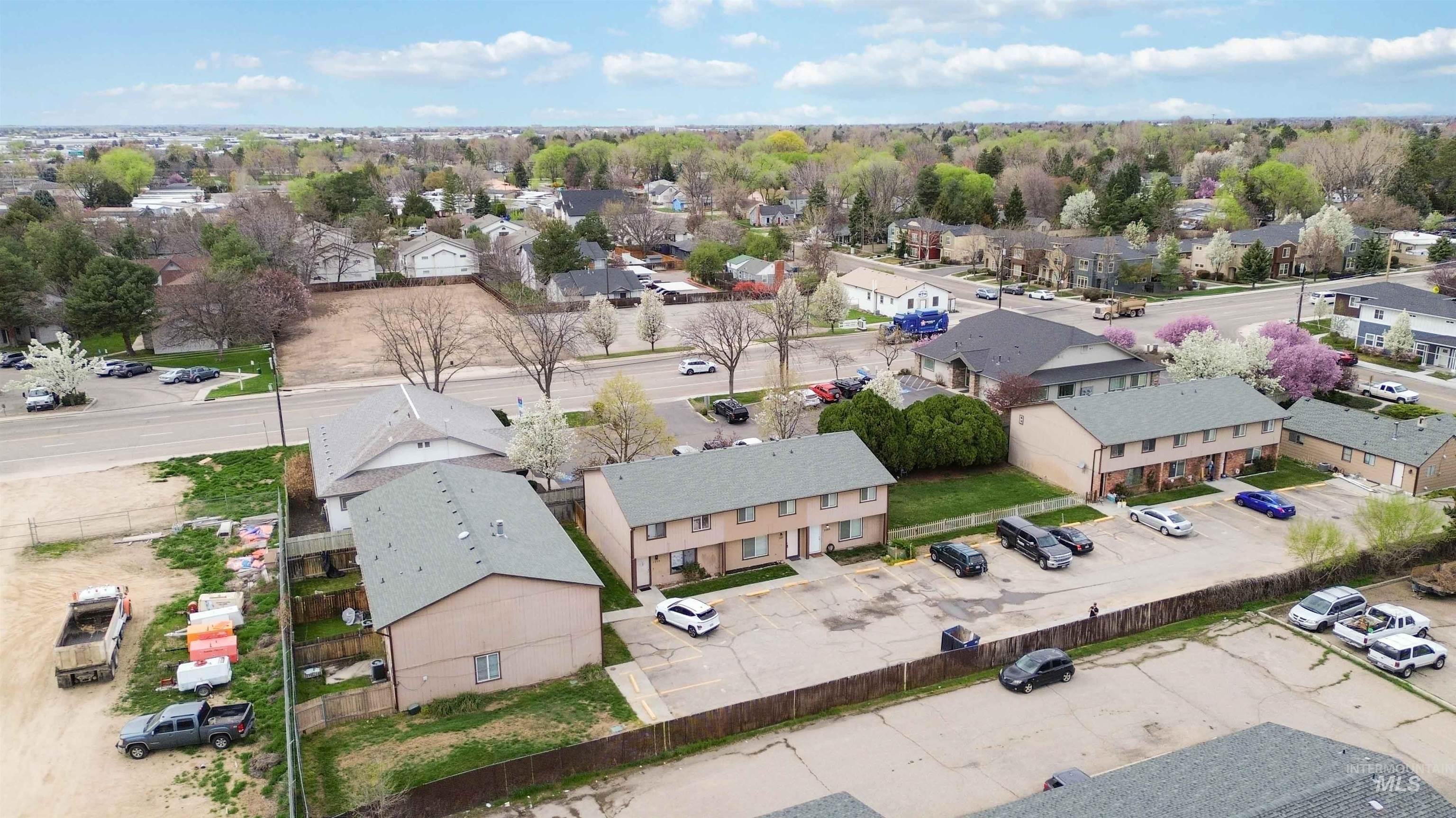 2287 S Loyolla Ln, Boise, Idaho 83705, 3 Bedrooms, 1.5 Bathrooms, Residential For Sale, Price $289,000,MLS 98979463