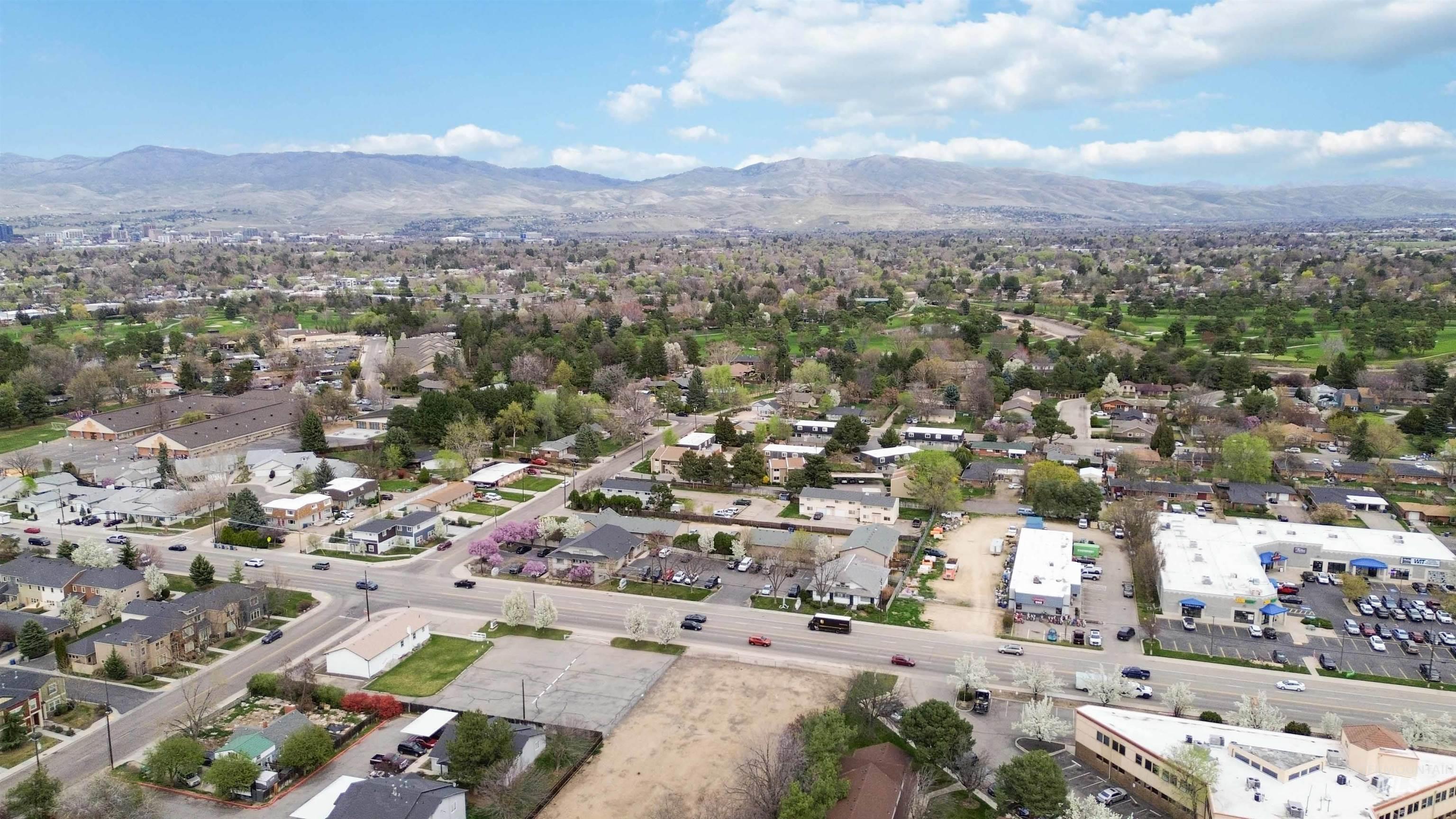 2287 S Loyolla Ln, Boise, Idaho 83705, 3 Bedrooms, 1.5 Bathrooms, Residential For Sale, Price $289,000,MLS 98979463