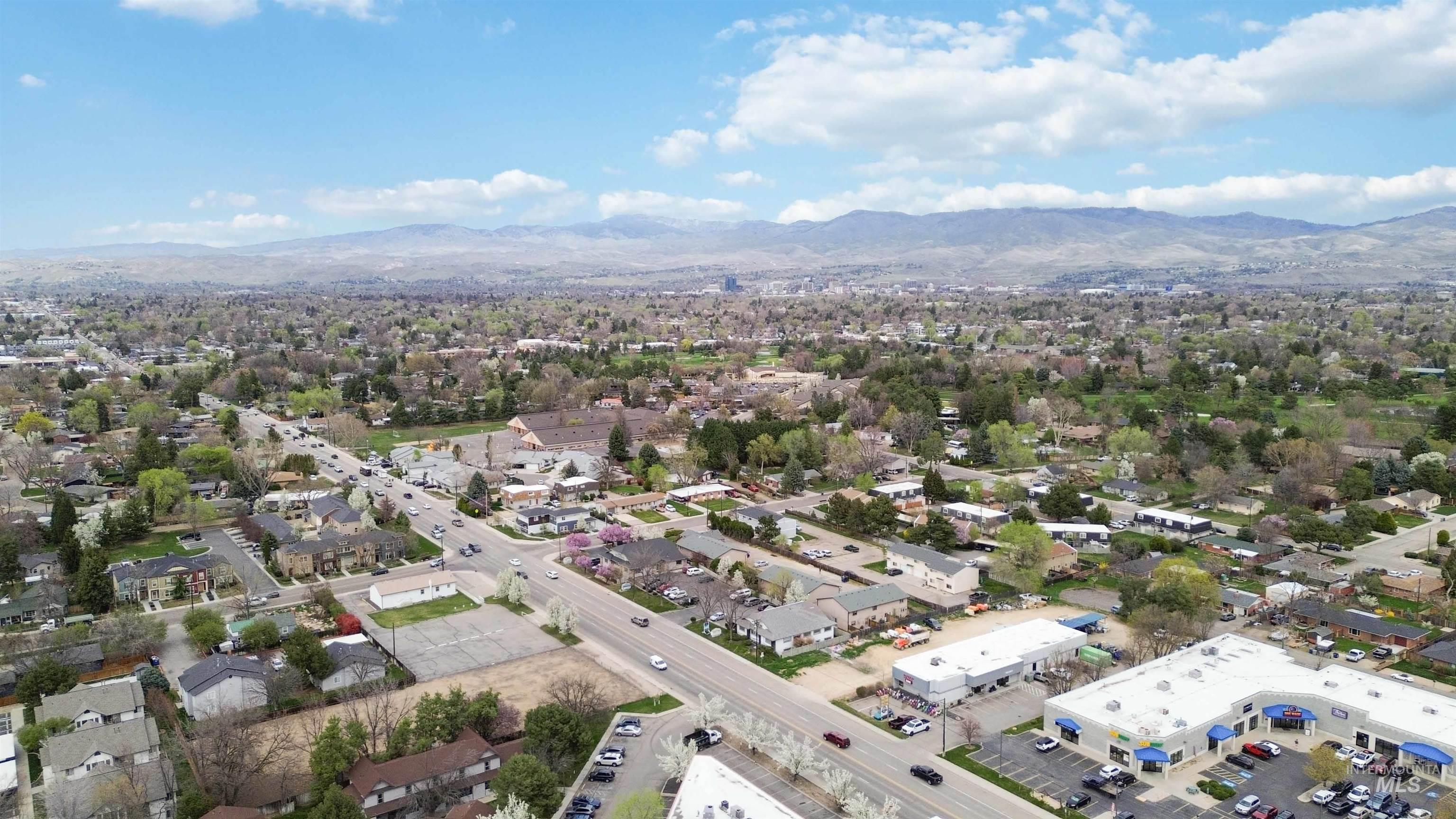 2287 S Loyolla Ln, Boise, Idaho 83705, 3 Bedrooms, 1.5 Bathrooms, Residential For Sale, Price $289,000,MLS 98979463