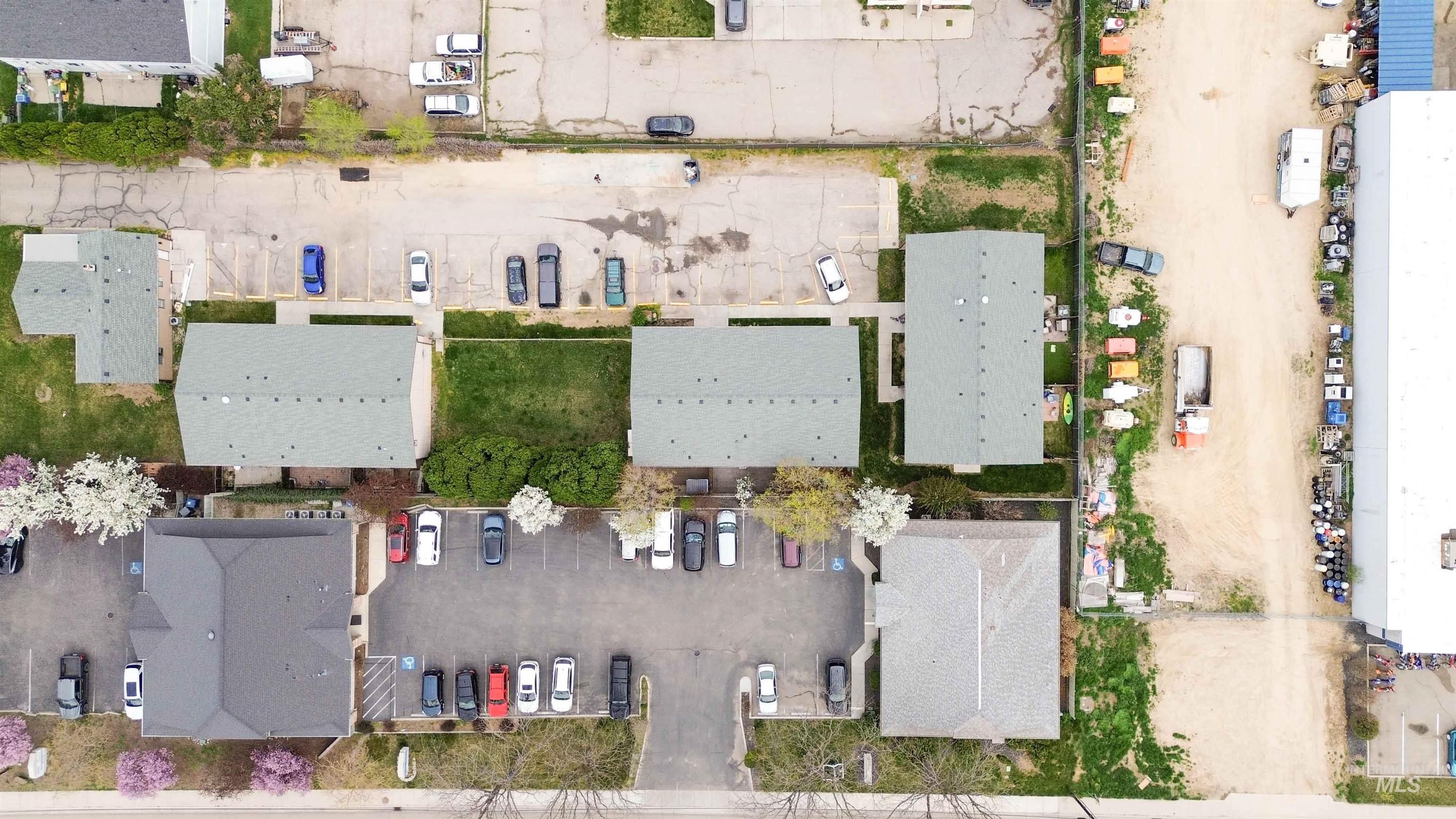 2287 S Loyolla Ln, Boise, Idaho 83705, 3 Bedrooms, 1.5 Bathrooms, Residential For Sale, Price $289,000,MLS 98979463