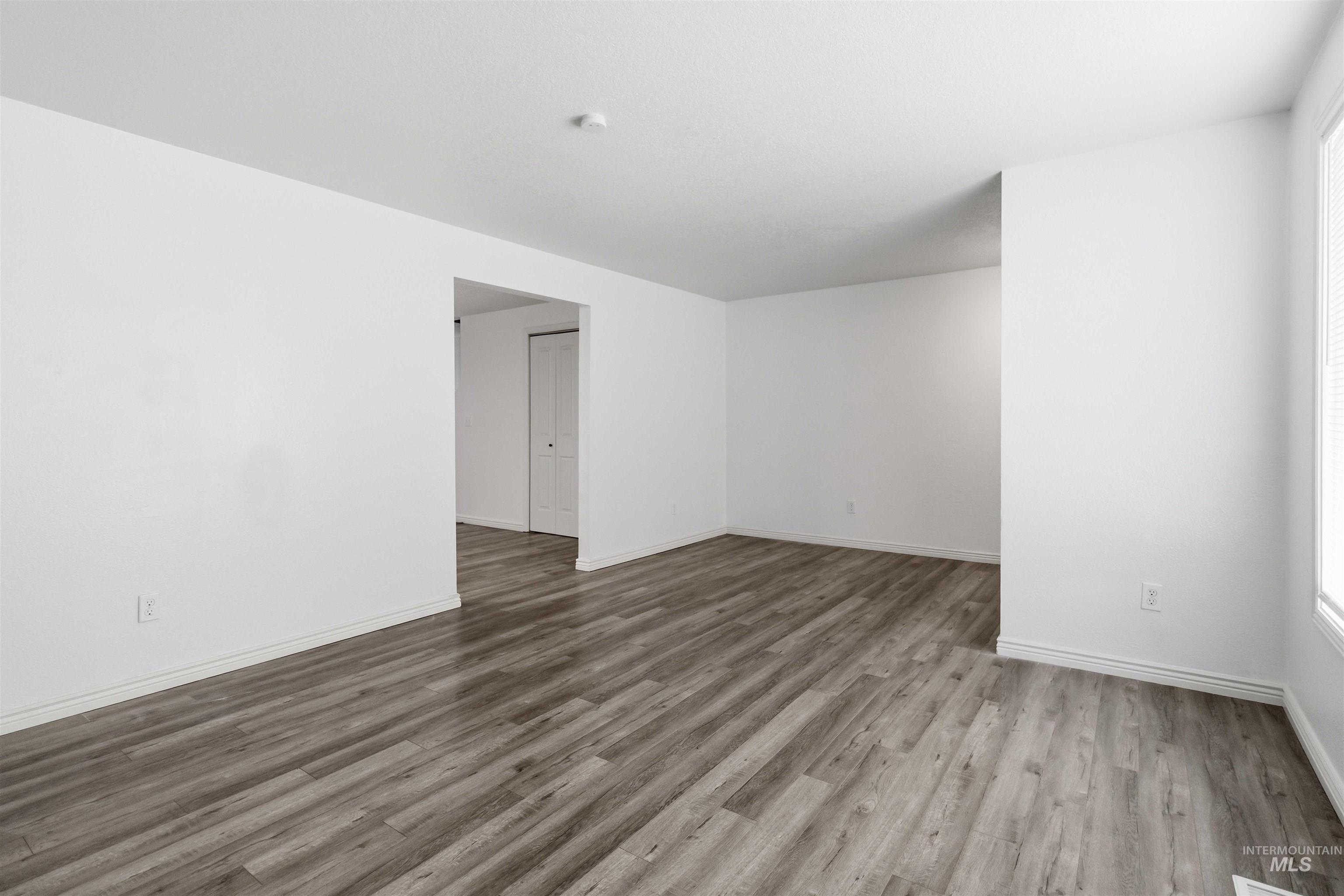 2287 S Loyolla Ln, Boise, Idaho 83705, 3 Bedrooms, 1.5 Bathrooms, Residential For Sale, Price $289,000,MLS 98979463