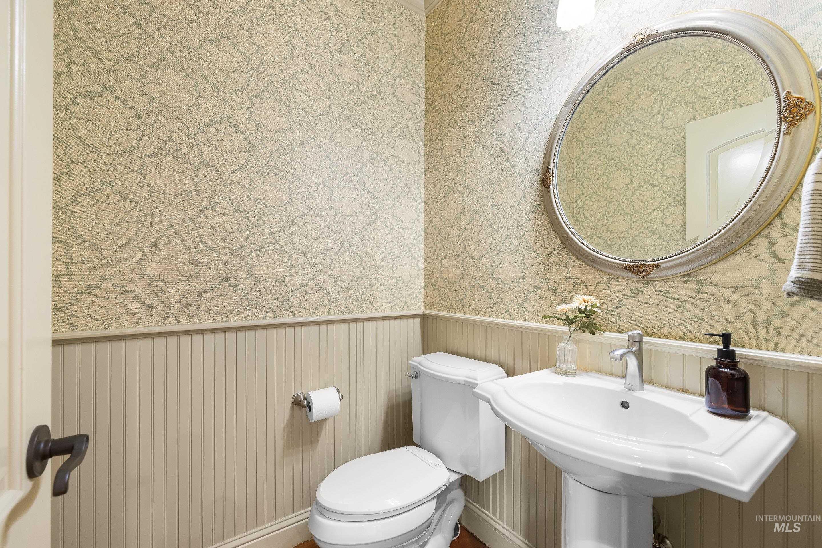 566 E Greencreek Ct, Eagle, Idaho 83616, 5 Bedrooms, 3.5 Bathrooms, Residential For Sale, Price $1,149,500, 98979464