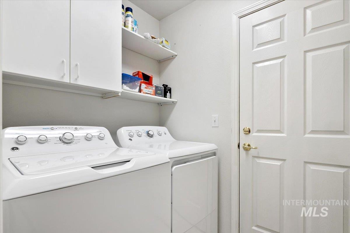 2720 N Englewood Way, Meridian, Idaho 83646, 2 Bedrooms, 2 Bathrooms, Residential For Sale, Price $395,000,MLS 98979467