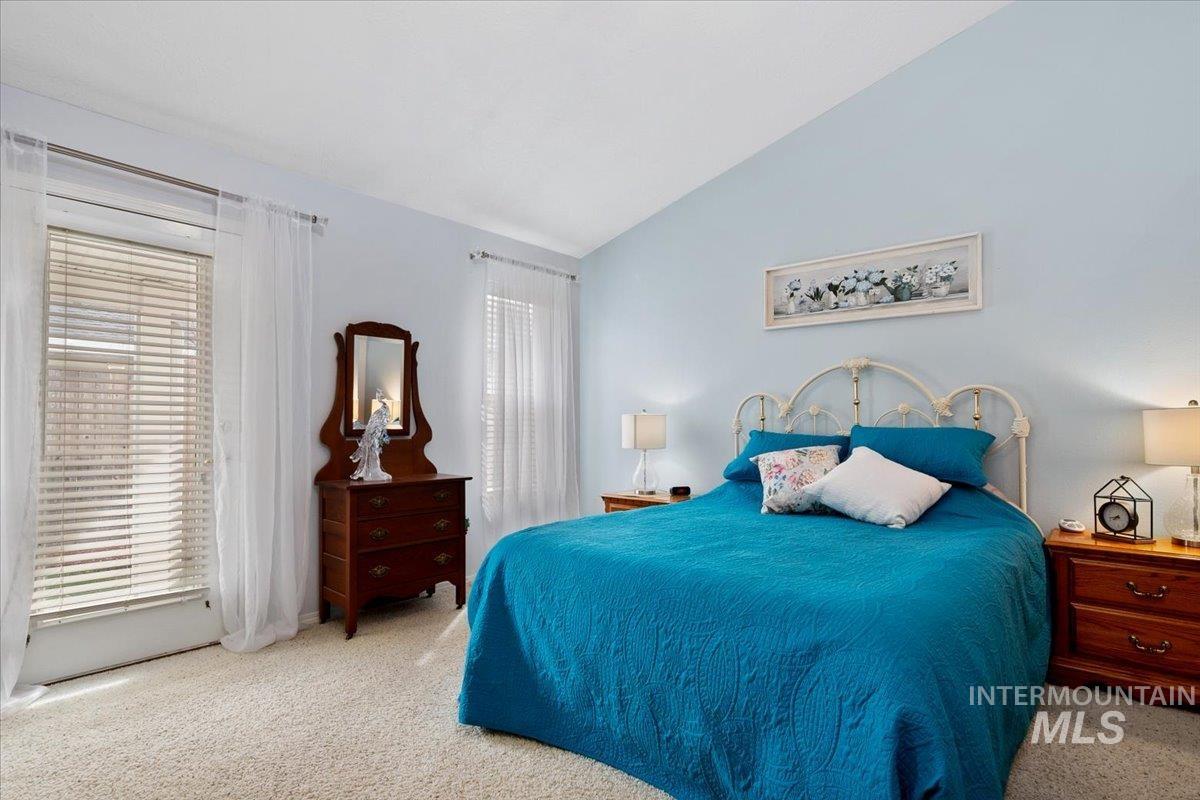 2720 N Englewood Way, Meridian, Idaho 83646, 2 Bedrooms, 2 Bathrooms, Residential For Sale, Price $395,000,MLS 98979467