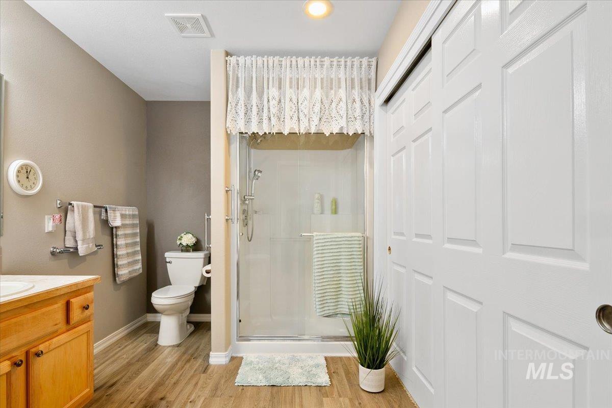 2720 N Englewood Way, Meridian, Idaho 83646, 2 Bedrooms, 2 Bathrooms, Residential For Sale, Price $395,000,MLS 98979467