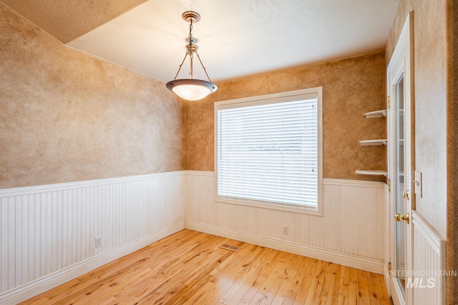 235 S Alcove Ave, Star, Idaho 83669, 3 Bedrooms, 2 Bathrooms, Residential For Sale, Price $450,000,MLS 98979468