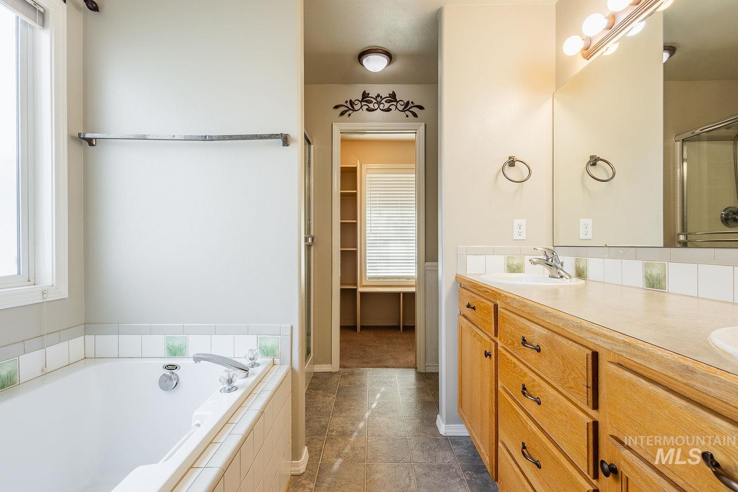 235 S Alcove Ave, Star, Idaho 83669, 3 Bedrooms, 2 Bathrooms, Residential For Sale, Price $450,000,MLS 98979468