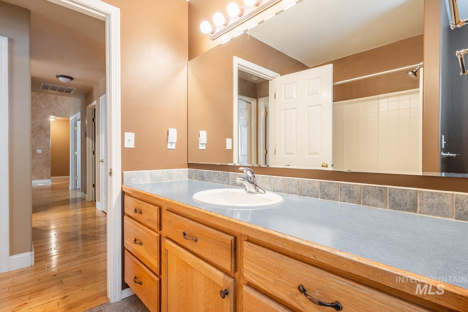 235 S Alcove Ave, Star, Idaho 83669, 3 Bedrooms, 2 Bathrooms, Residential For Sale, Price $450,000,MLS 98979468