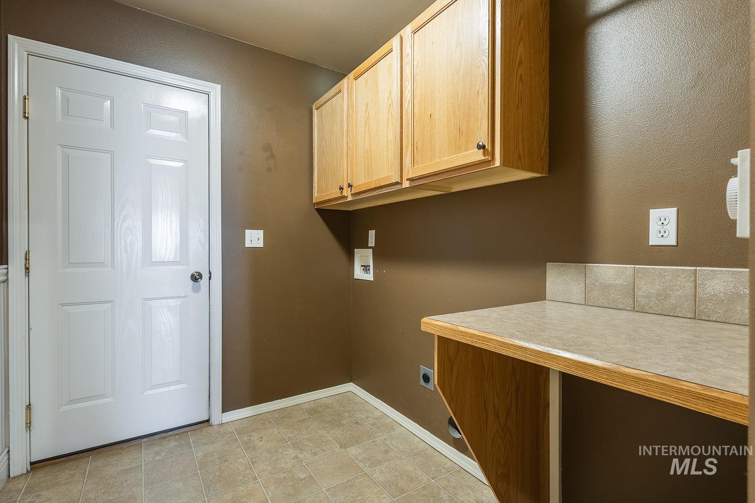 235 S Alcove Ave, Star, Idaho 83669, 3 Bedrooms, 2 Bathrooms, Residential For Sale, Price $450,000,MLS 98979468