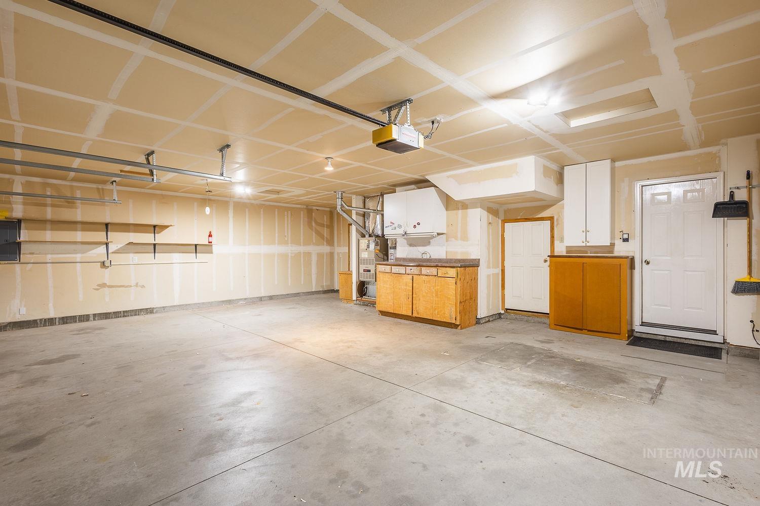 235 S Alcove Ave, Star, Idaho 83669, 3 Bedrooms, 2 Bathrooms, Residential For Sale, Price $450,000,MLS 98979468