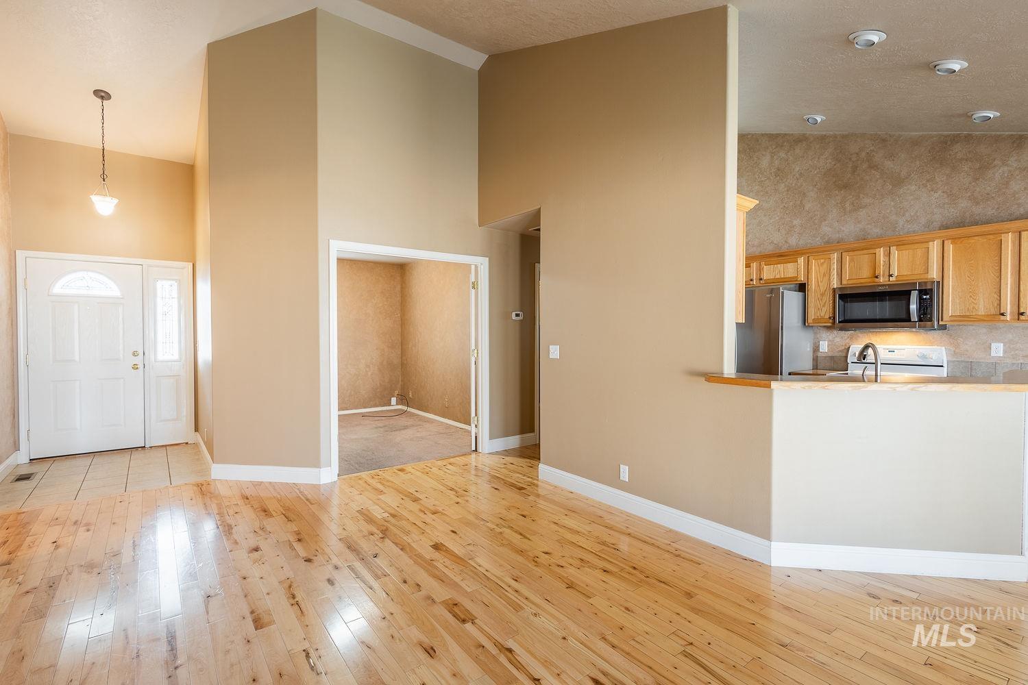 235 S Alcove Ave, Star, Idaho 83669, 3 Bedrooms, 2 Bathrooms, Residential For Sale, Price $450,000,MLS 98979468