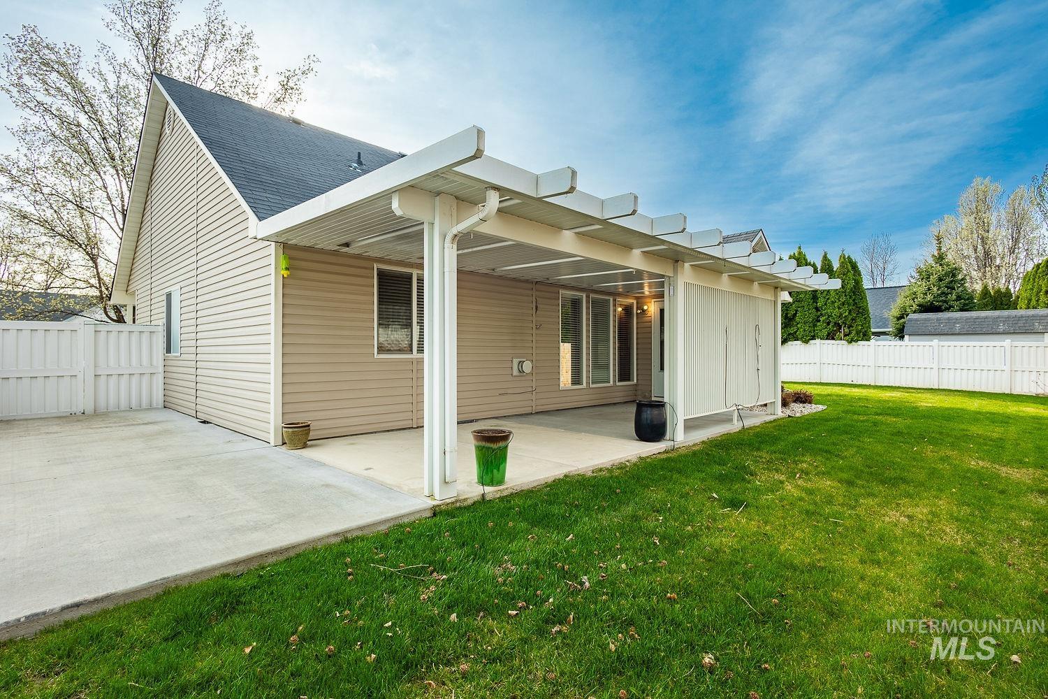 235 S Alcove Ave, Star, Idaho 83669, 3 Bedrooms, 2 Bathrooms, Residential For Sale, Price $450,000,MLS 98979468