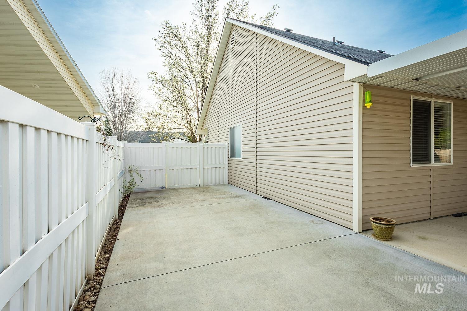 235 S Alcove Ave, Star, Idaho 83669, 3 Bedrooms, 2 Bathrooms, Residential For Sale, Price $450,000,MLS 98979468