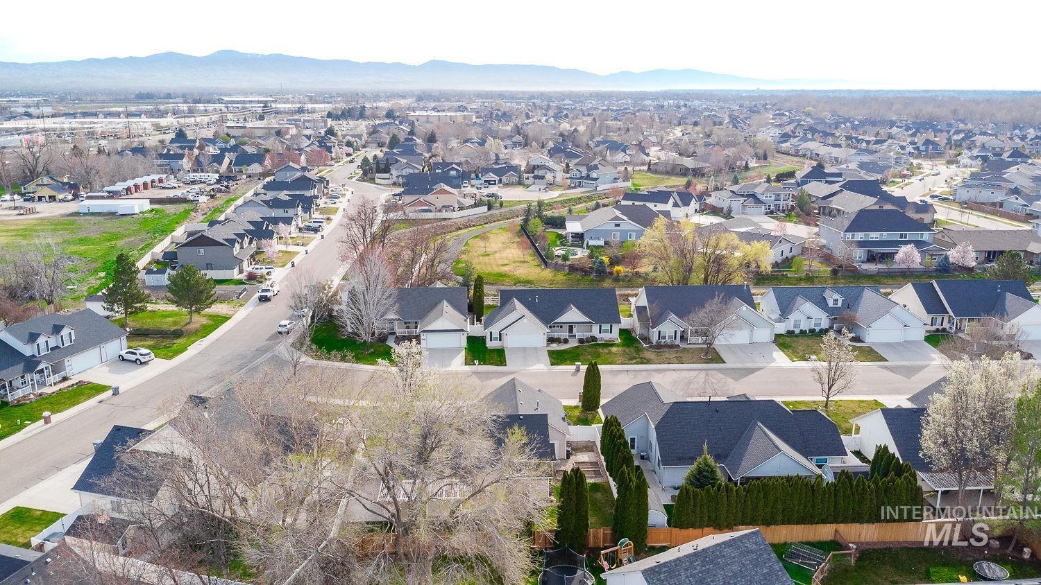 235 S Alcove Ave, Star, Idaho 83669, 3 Bedrooms, 2 Bathrooms, Residential For Sale, Price $450,000,MLS 98979468