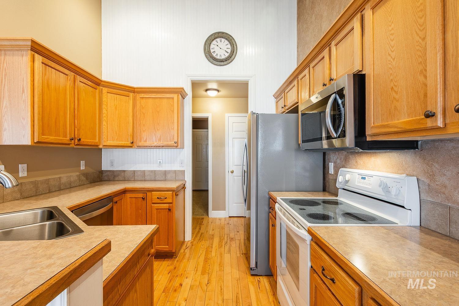 235 S Alcove Ave, Star, Idaho 83669, 3 Bedrooms, 2 Bathrooms, Residential For Sale, Price $450,000,MLS 98979468