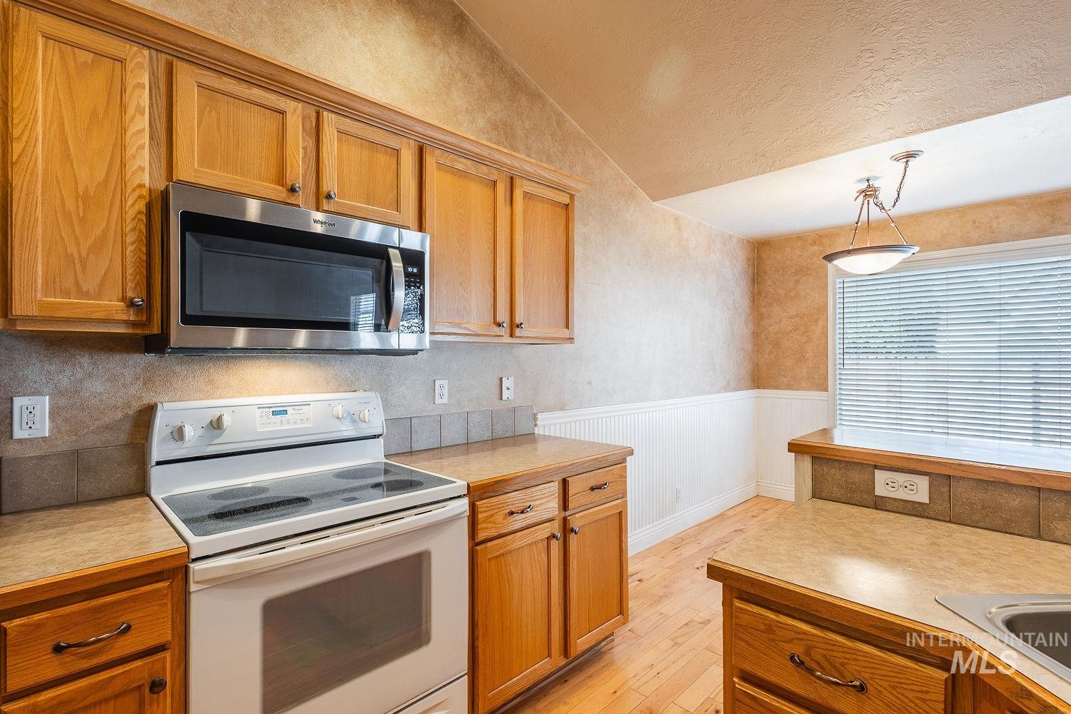 235 S Alcove Ave, Star, Idaho 83669, 3 Bedrooms, 2 Bathrooms, Residential For Sale, Price $450,000,MLS 98979468