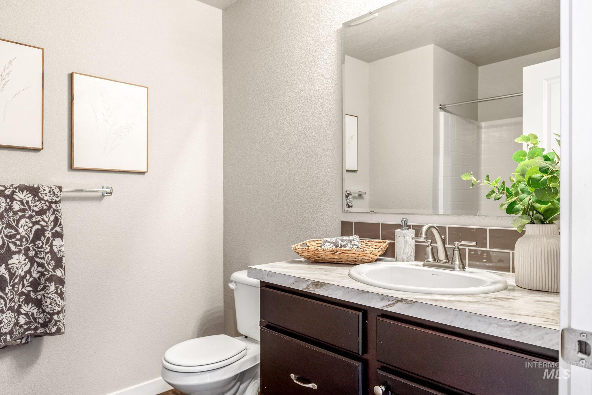 407 N Tessa Lane, Meridian, Idaho 83642, 3 Bedrooms, 2.5 Bathrooms, Residential For Sale, Price $399,900,MLS 98979470