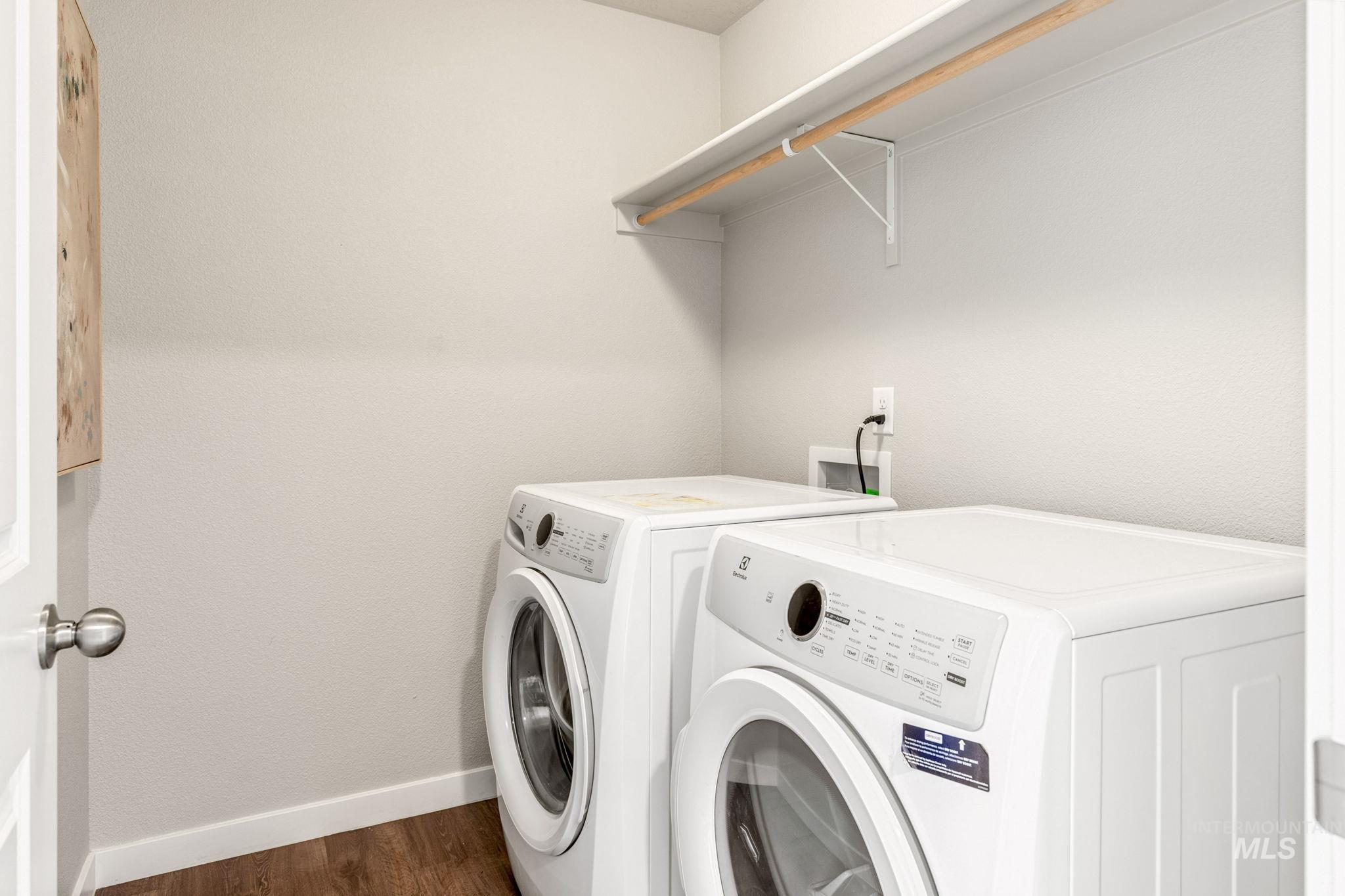 407 N Tessa Lane, Meridian, Idaho 83642, 3 Bedrooms, 2.5 Bathrooms, Residential For Sale, Price $399,900,MLS 98979470