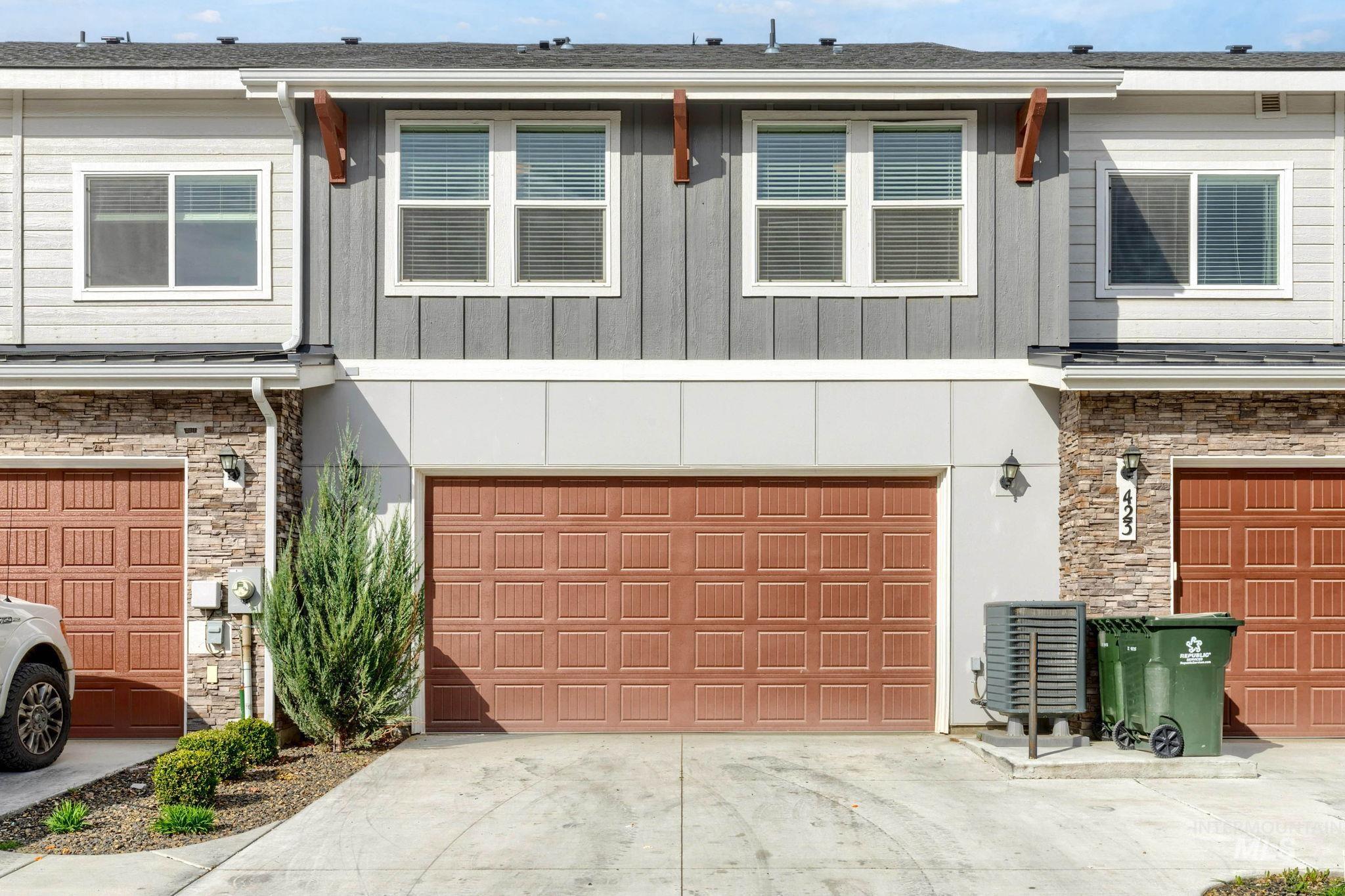 407 N Tessa Lane, Meridian, Idaho 83642, 3 Bedrooms, 2.5 Bathrooms, Residential For Sale, Price $399,900,MLS 98979470