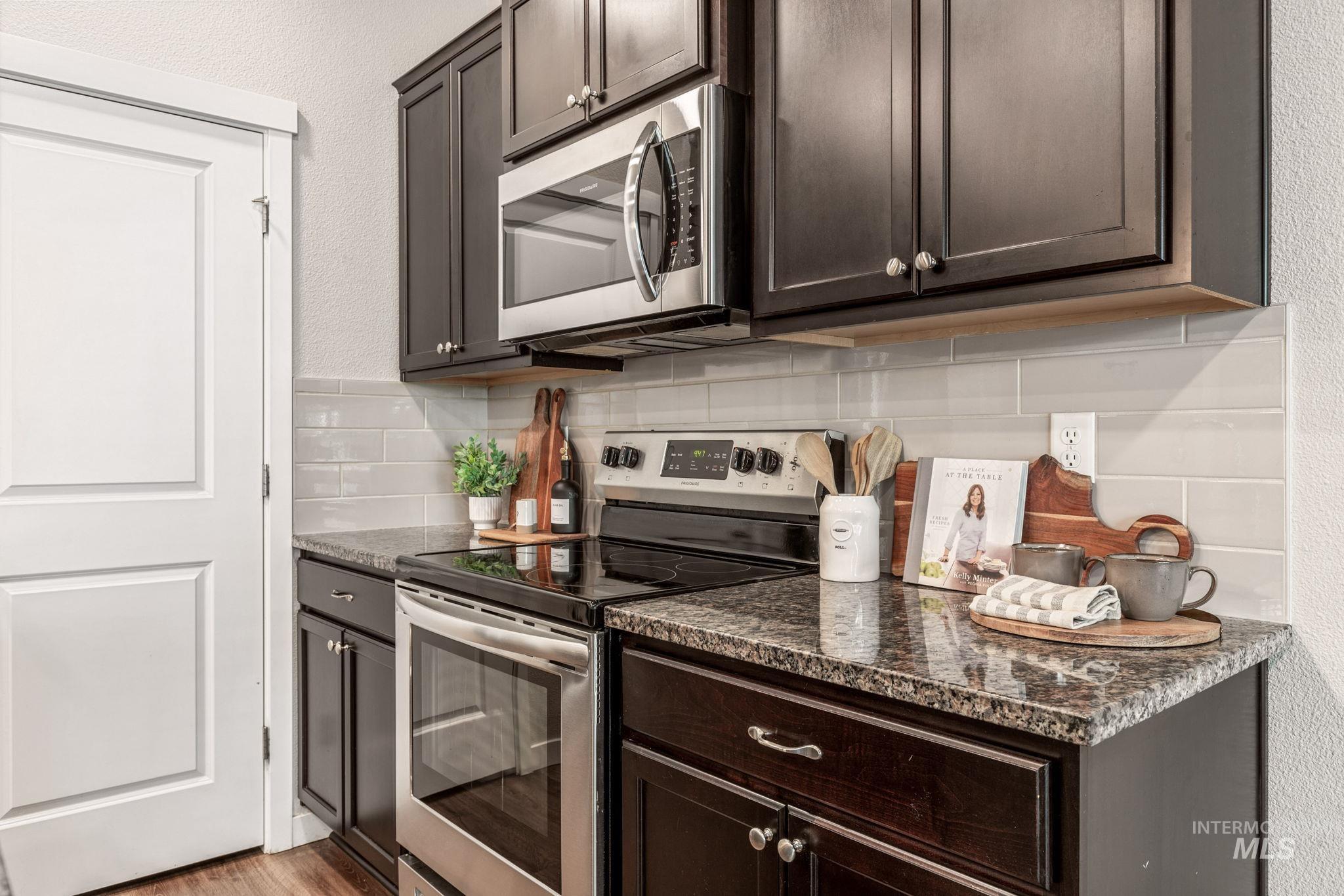 407 N Tessa Lane, Meridian, Idaho 83642, 3 Bedrooms, 2.5 Bathrooms, Residential For Sale, Price $399,900,MLS 98979470