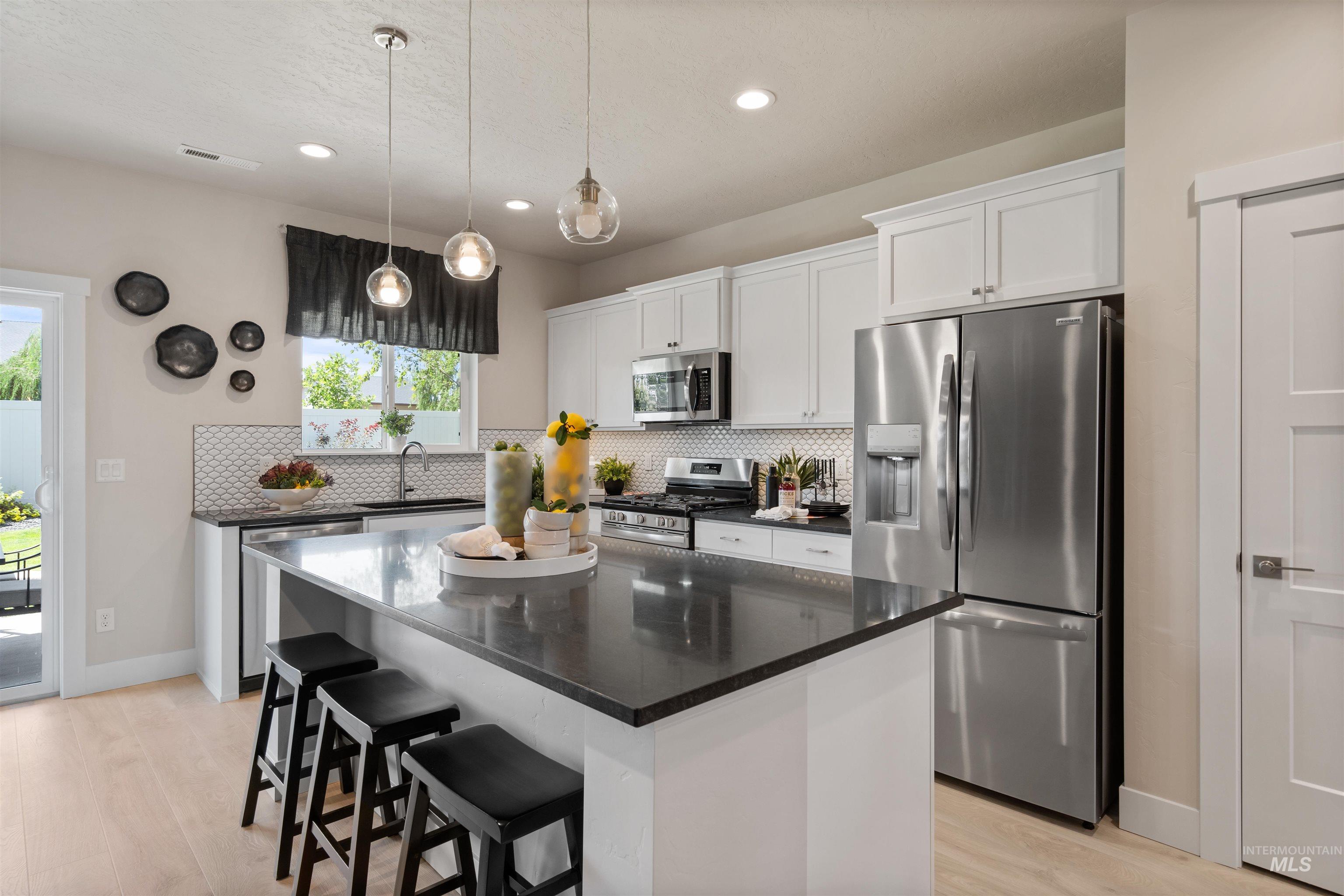 1581 SW Silverstone Ave, Mountain Home, Idaho 83647, 3 Bedrooms, 2 Bathrooms, Residential For Sale, Price $399,990, 98979472