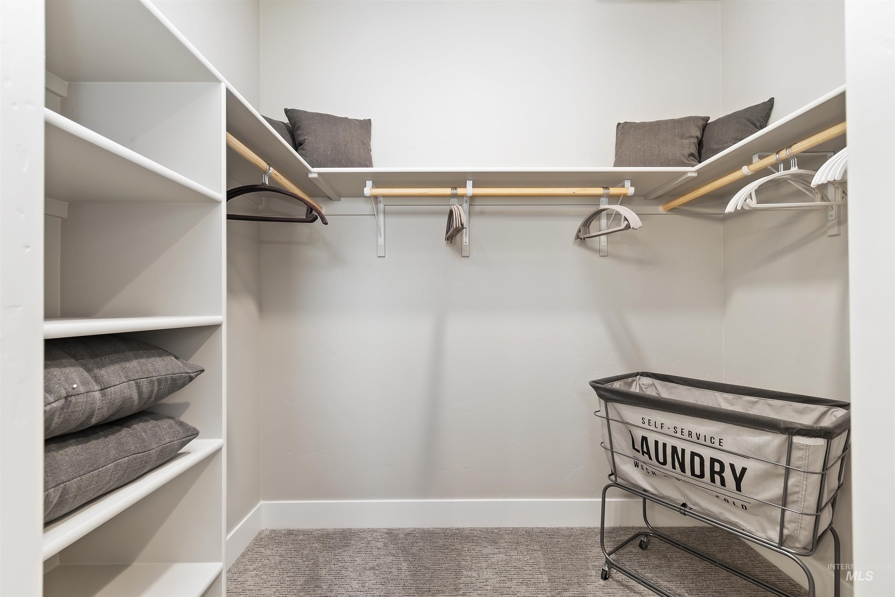 1581 SW Silverstone Ave, Mountain Home, Idaho 83647, 3 Bedrooms, 2 Bathrooms, Residential For Sale, Price $399,990,MLS 98979472