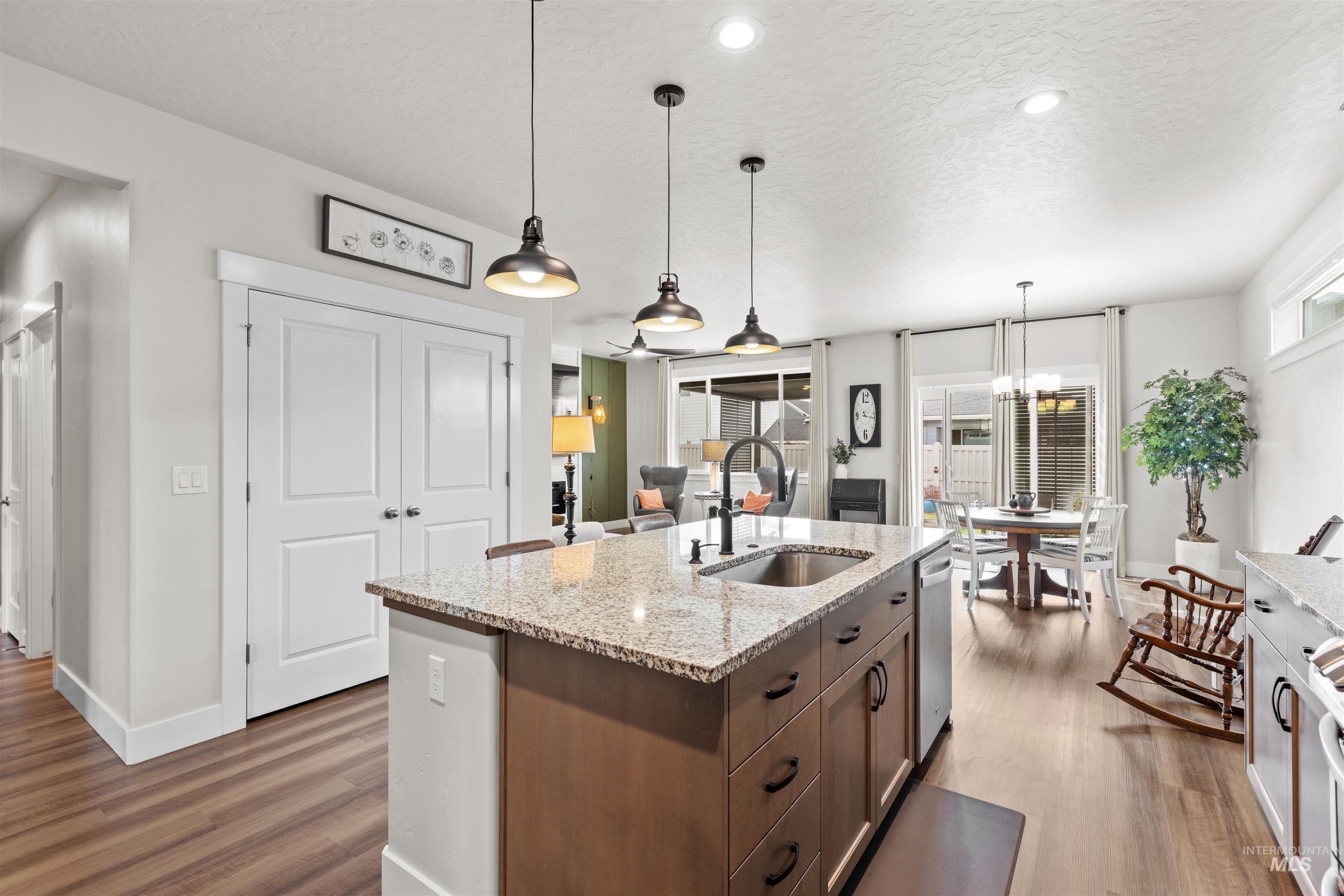 2207 W Gelding St, Middleton, Idaho 83644, 3 Bedrooms, 2 Bathrooms, Residential For Sale, Price $424,900,MLS 98979473