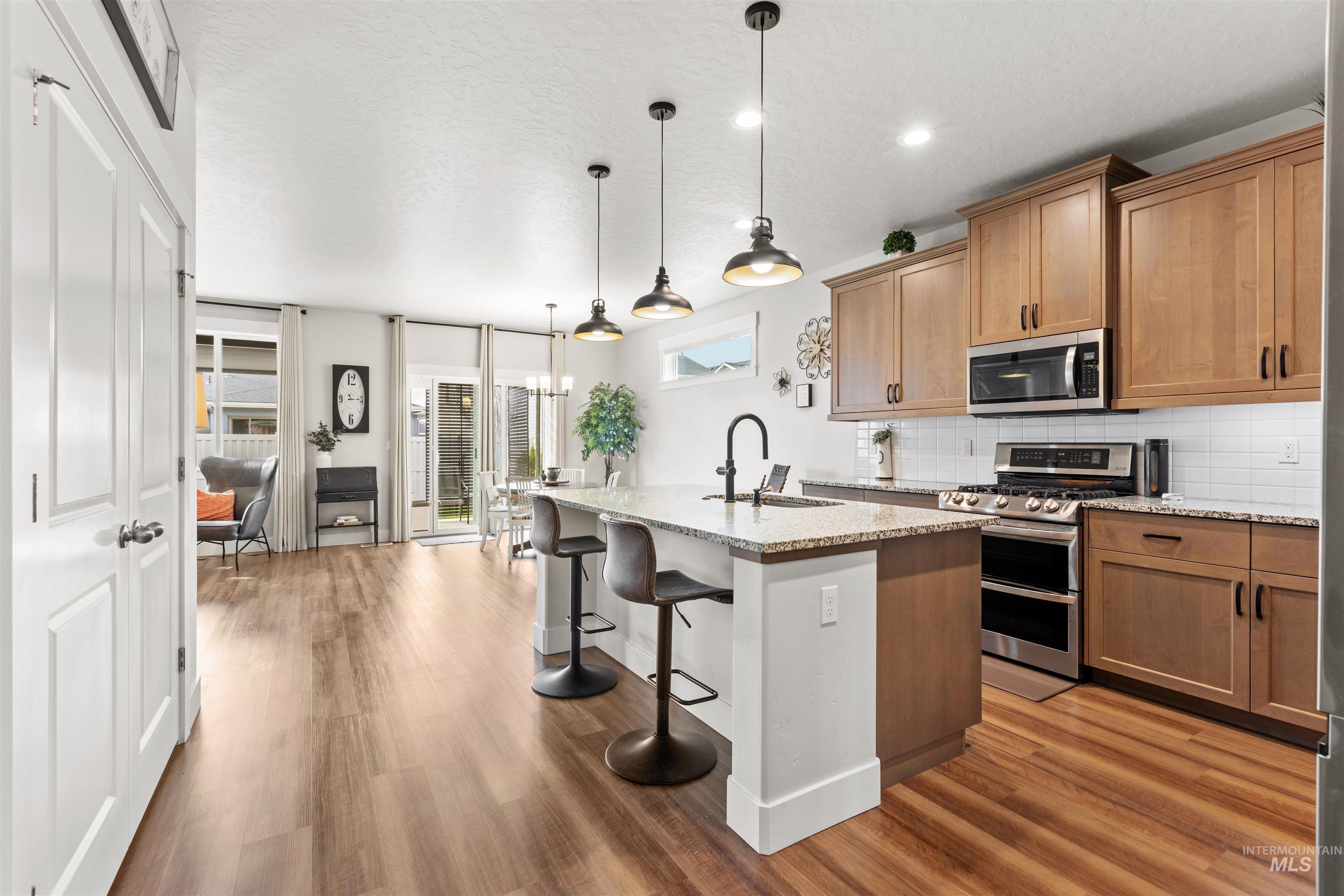 2207 W Gelding St, Middleton, Idaho 83644, 3 Bedrooms, 2 Bathrooms, Residential For Sale, Price $424,900,MLS 98979473