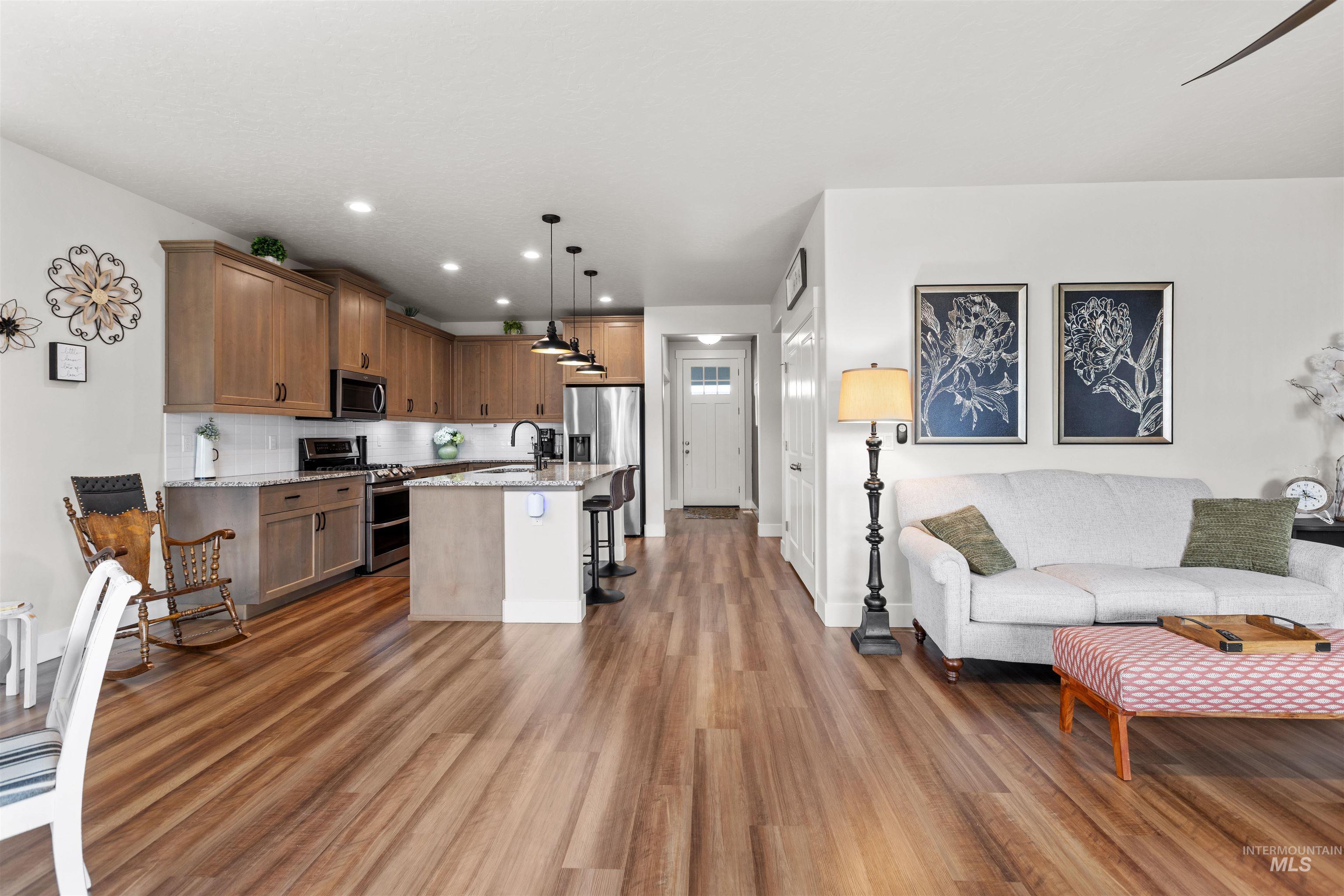 2207 W Gelding St, Middleton, Idaho 83644, 3 Bedrooms, 2 Bathrooms, Residential For Sale, Price $424,900,MLS 98979473