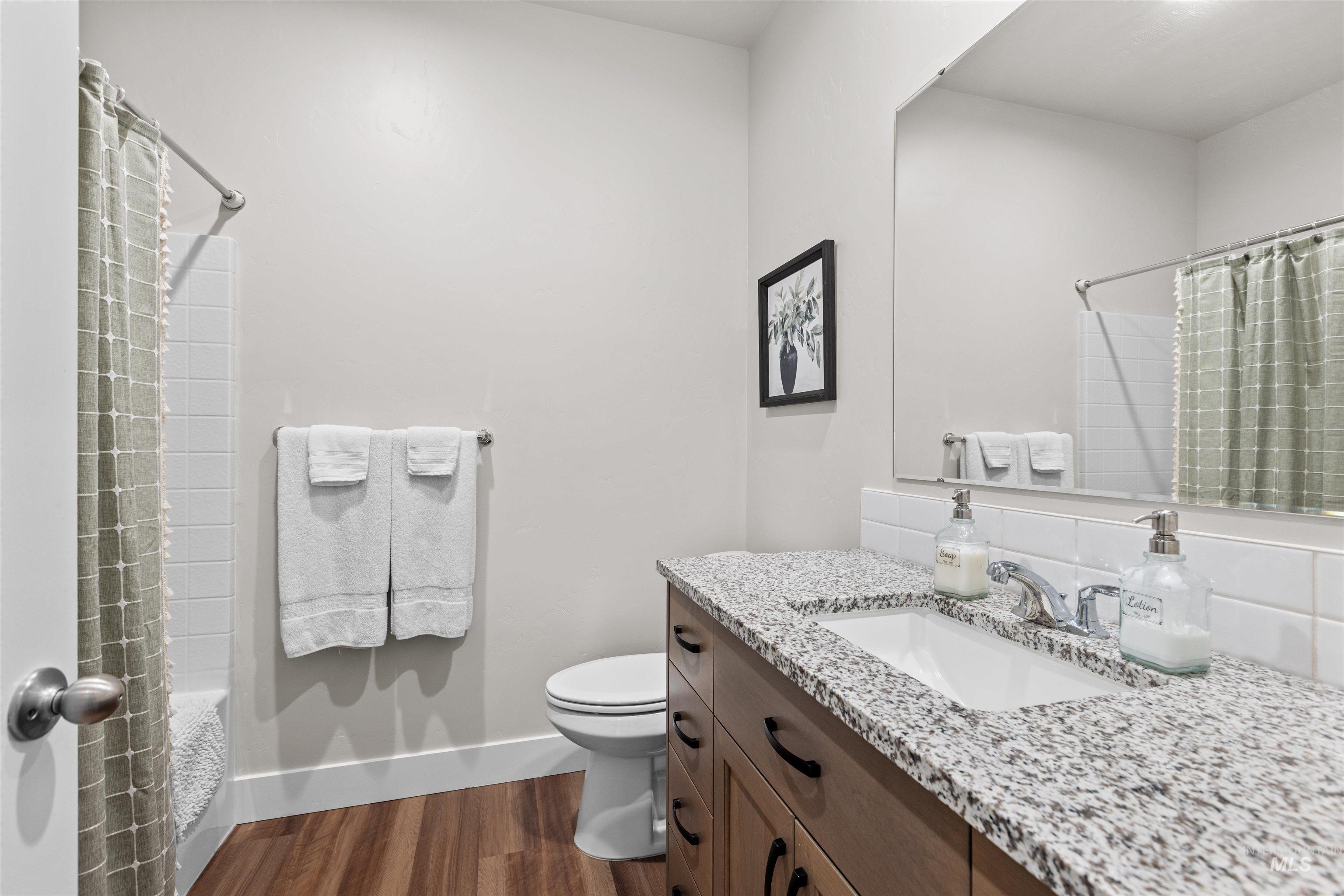 2207 W Gelding St, Middleton, Idaho 83644, 3 Bedrooms, 2 Bathrooms, Residential For Sale, Price $424,900,MLS 98979473