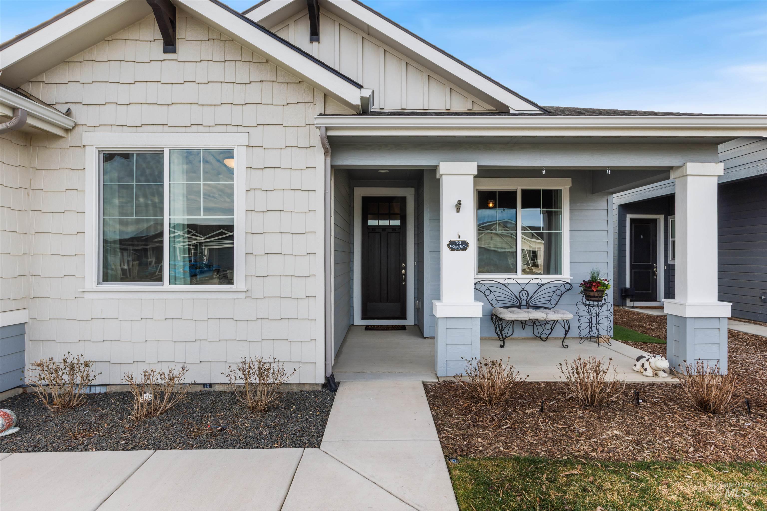 2207 W Gelding St, Middleton, Idaho 83644, 3 Bedrooms, 2 Bathrooms, Residential For Sale, Price $424,900,MLS 98979473