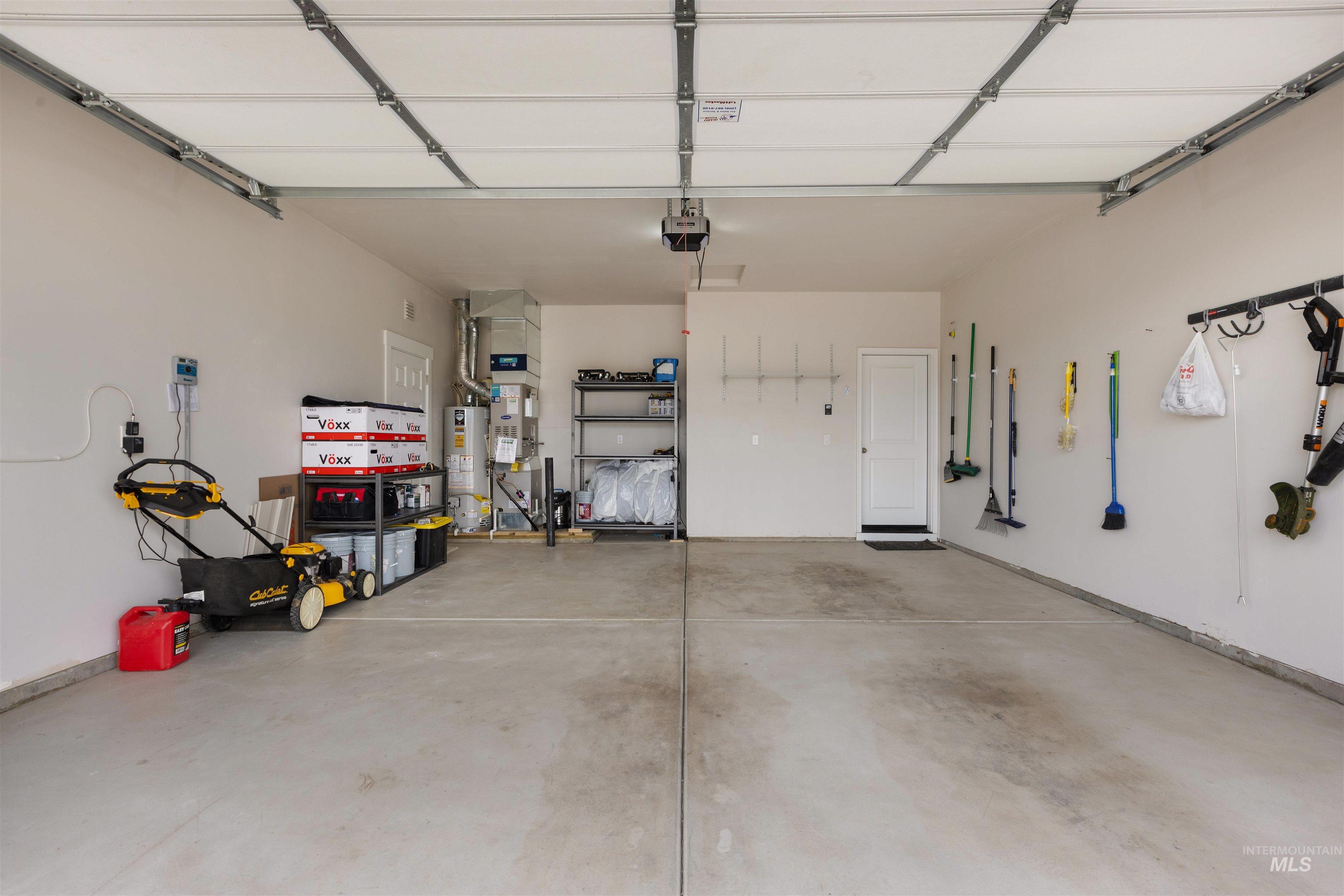 2207 W Gelding St, Middleton, Idaho 83644, 3 Bedrooms, 2 Bathrooms, Residential For Sale, Price $424,900,MLS 98979473