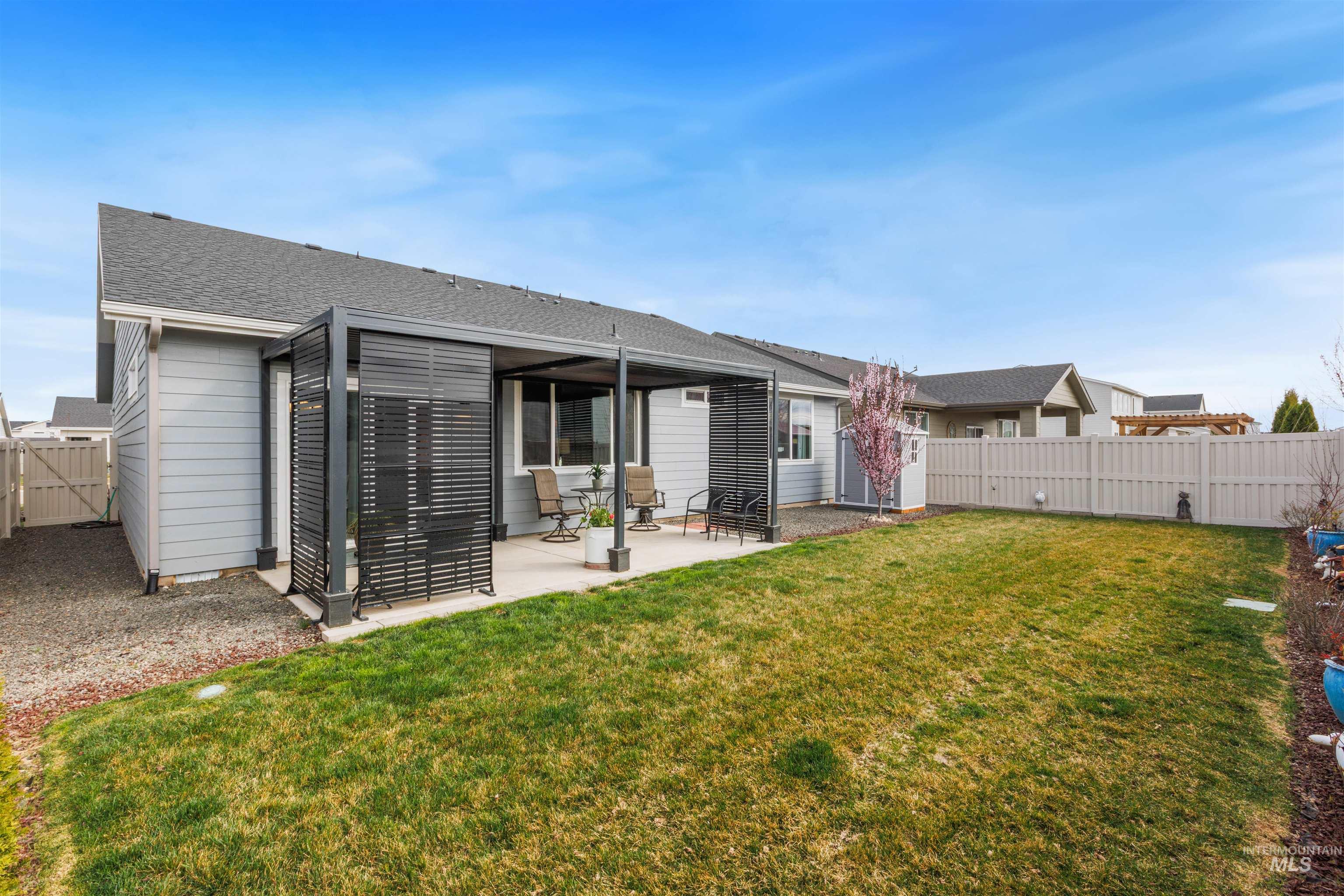 2207 W Gelding St, Middleton, Idaho 83644, 3 Bedrooms, 2 Bathrooms, Residential For Sale, Price $424,900,MLS 98979473