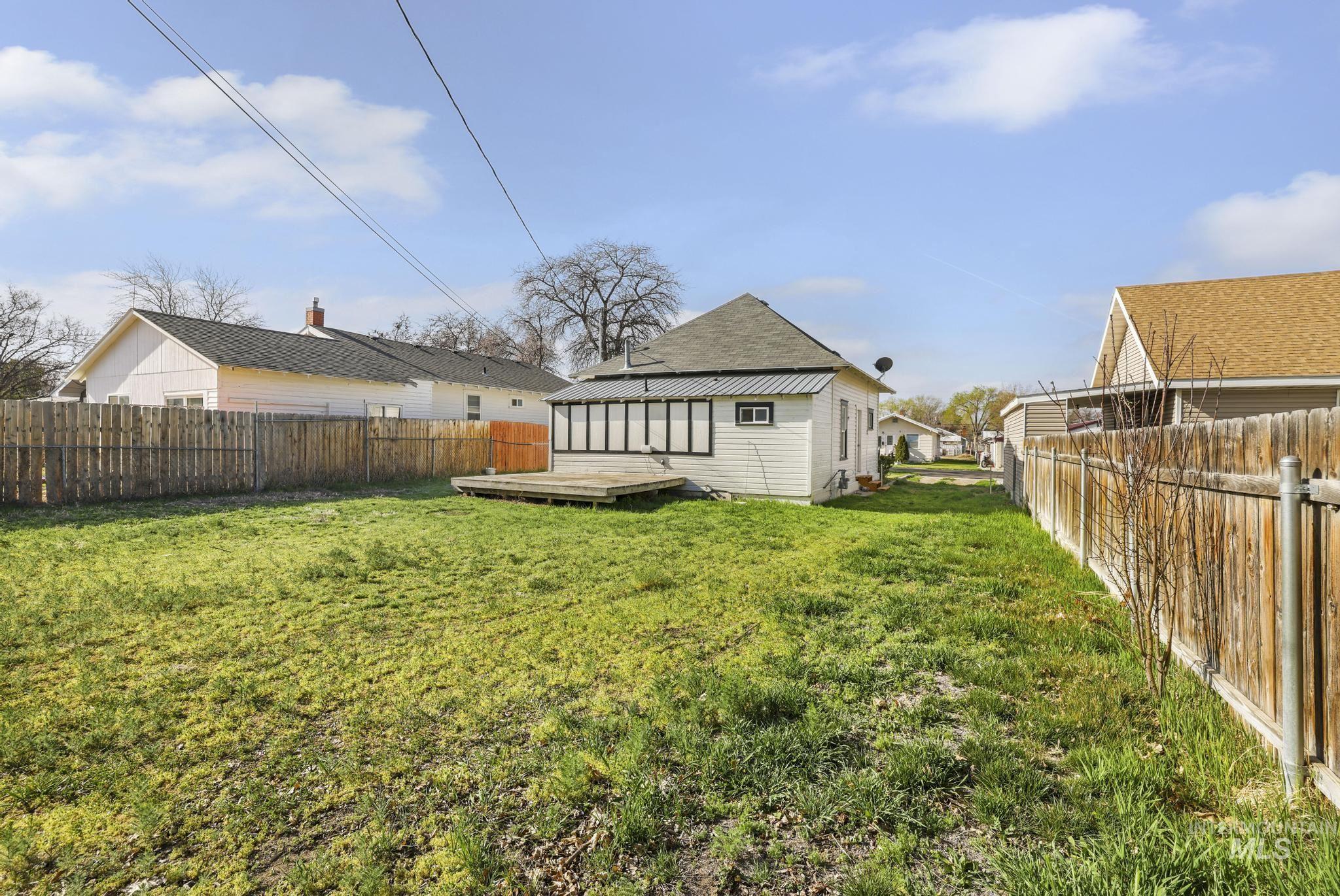 512 N 11th Ave, Buhl, Idaho 83316, 3 Bedrooms, 2 Bathrooms, Residential For Sale, Price $265,000,MLS 98979474