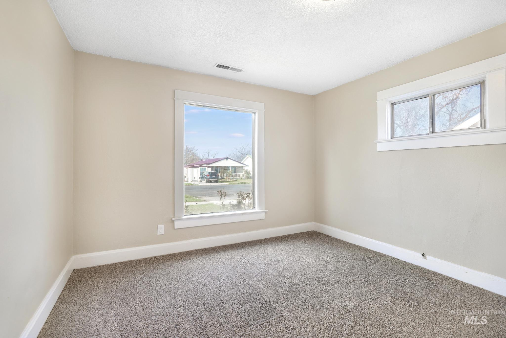 512 N 11th Ave, Buhl, Idaho 83316, 3 Bedrooms, 2 Bathrooms, Residential For Sale, Price $265,000,MLS 98979474