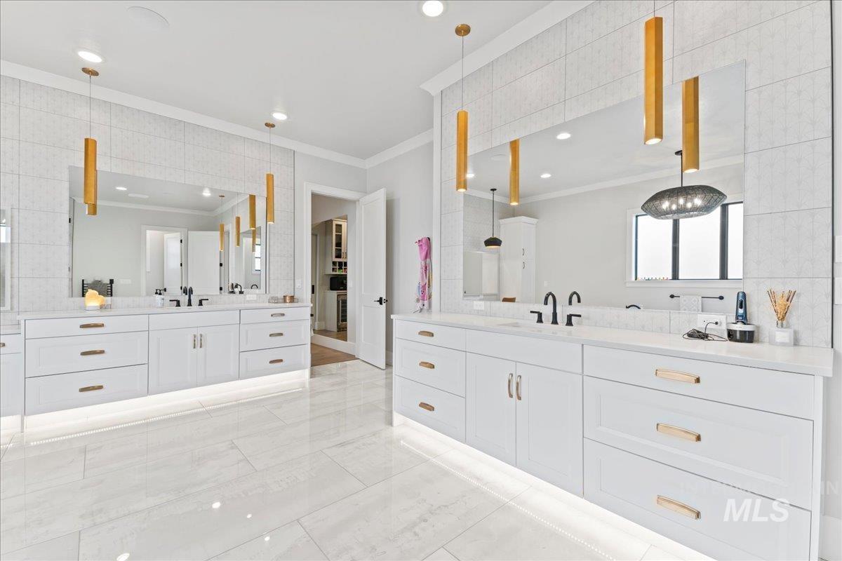 6420 W Biathlon St, Eagle, Idaho 83616, 5 Bedrooms, 7 Bathrooms, Residential For Sale, Price $2,999,999,MLS 98979476