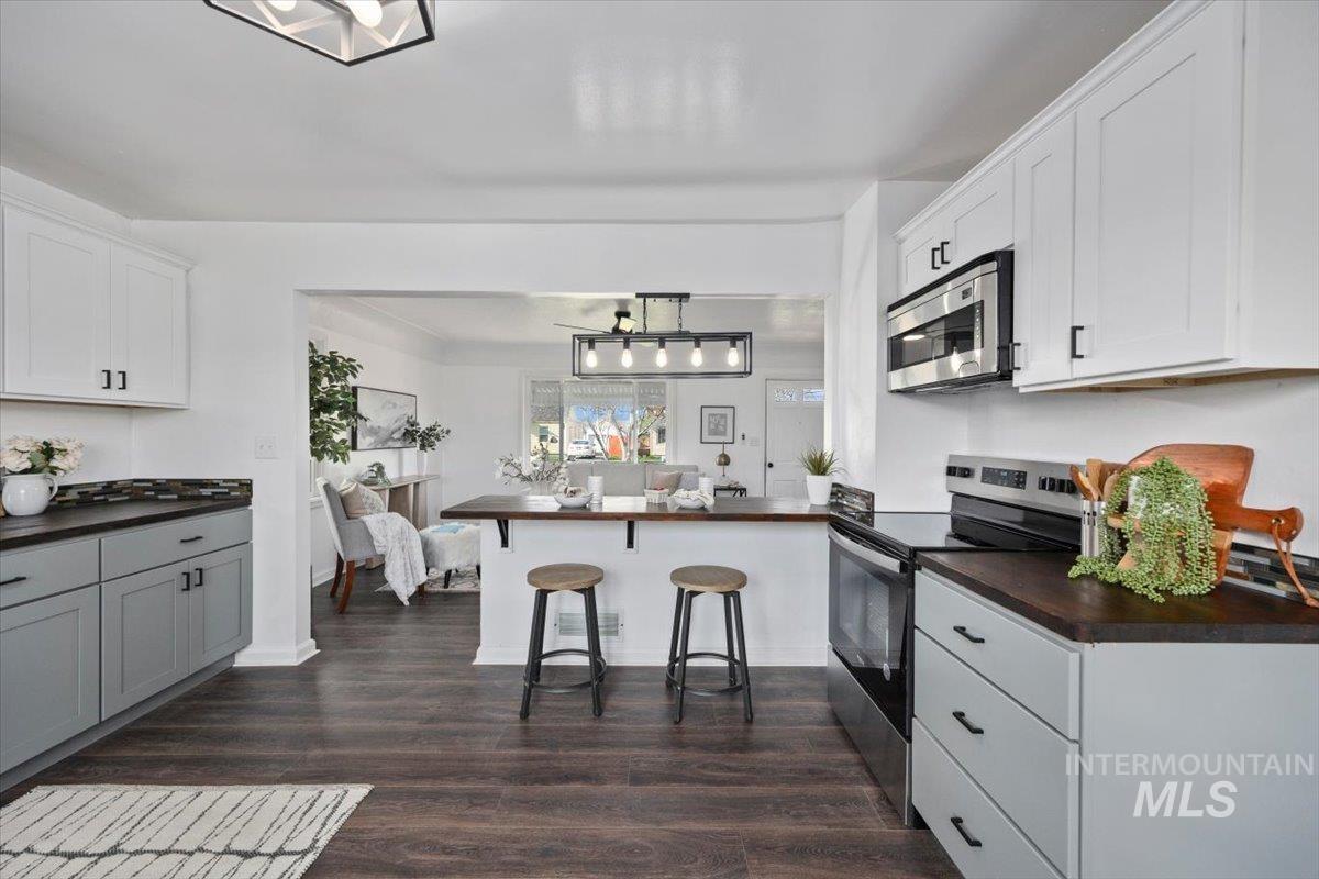 624 N 11th Ave, Buhl, Idaho 83316, 2 Bedrooms, 1 Bathroom, Residential For Sale, Price $275,000,MLS 98979477