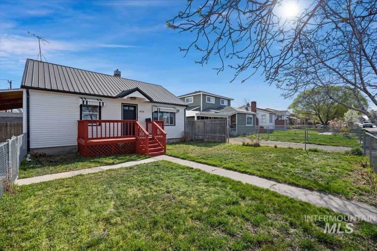 624 N 11th Ave, Buhl, Idaho 83316, 2 Bedrooms, 1 Bathroom, Residential For Sale, Price $275,000,MLS 98979477