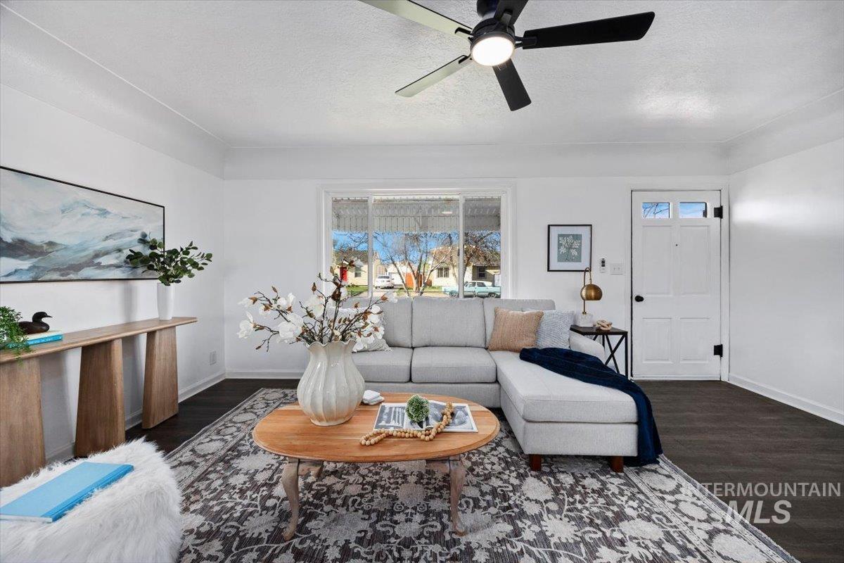 624 N 11th Ave, Buhl, Idaho 83316, 2 Bedrooms, 1 Bathroom, Residential For Sale, Price $275,000,MLS 98979477