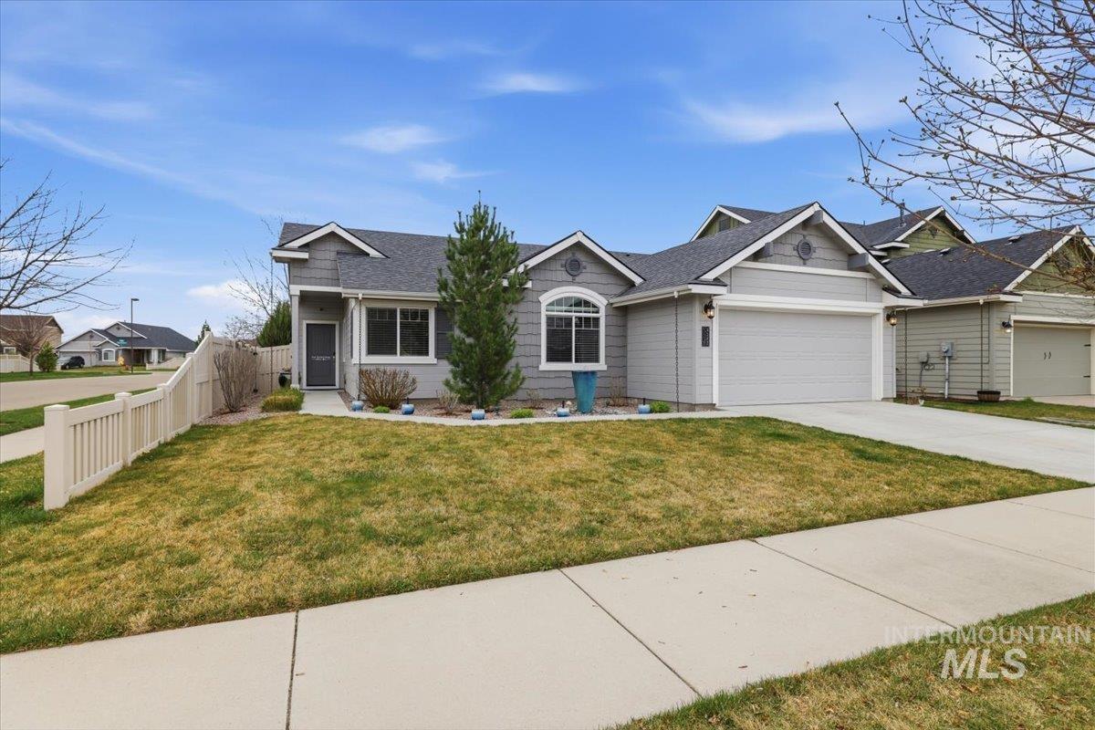 9382 S Updale Avenue, Kuna, Idaho 83634, 3 Bedrooms, 2 Bathrooms, Residential For Sale, Price $469,990, 98979478