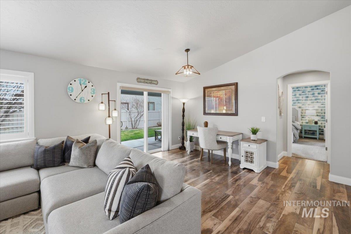 9382 S Updale Avenue, Kuna, Idaho 83634, 3 Bedrooms, 2 Bathrooms, Residential For Sale, Price $469,990, 98979478