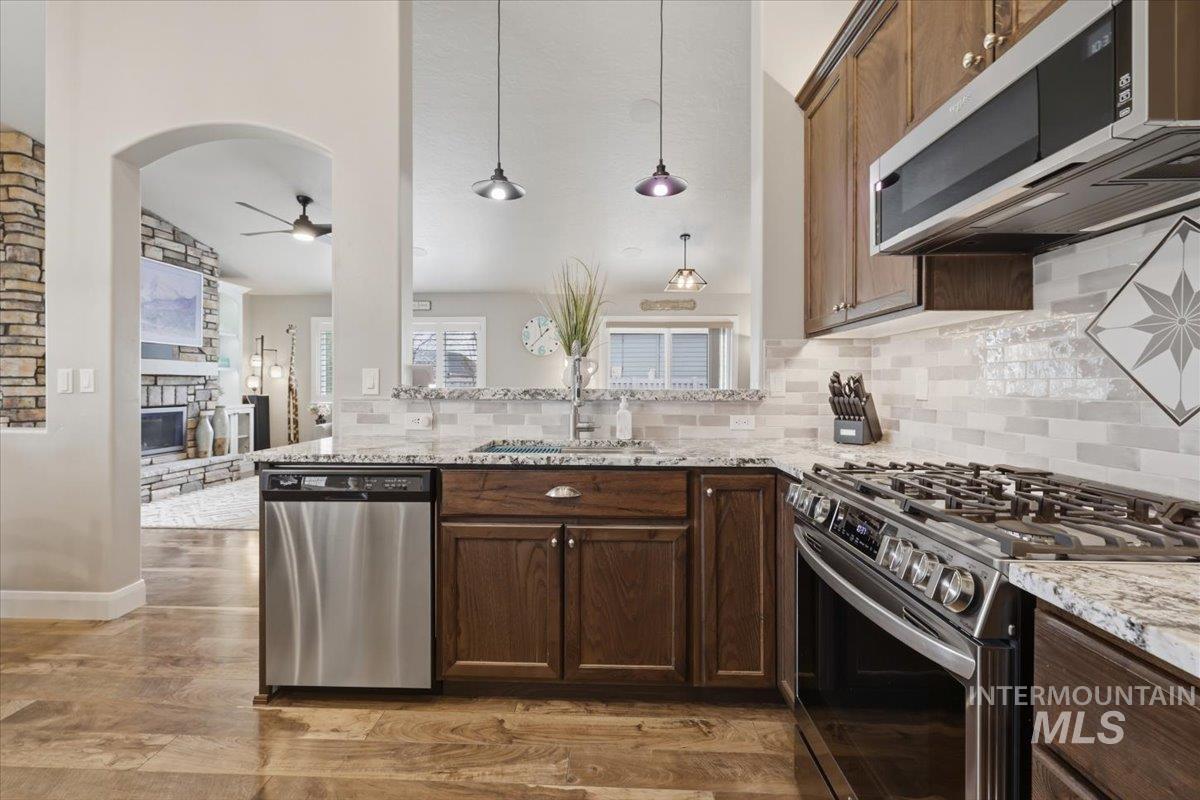 9382 S Updale Avenue, Kuna, Idaho 83634, 3 Bedrooms, 2 Bathrooms, Residential For Sale, Price $469,990, 98979478