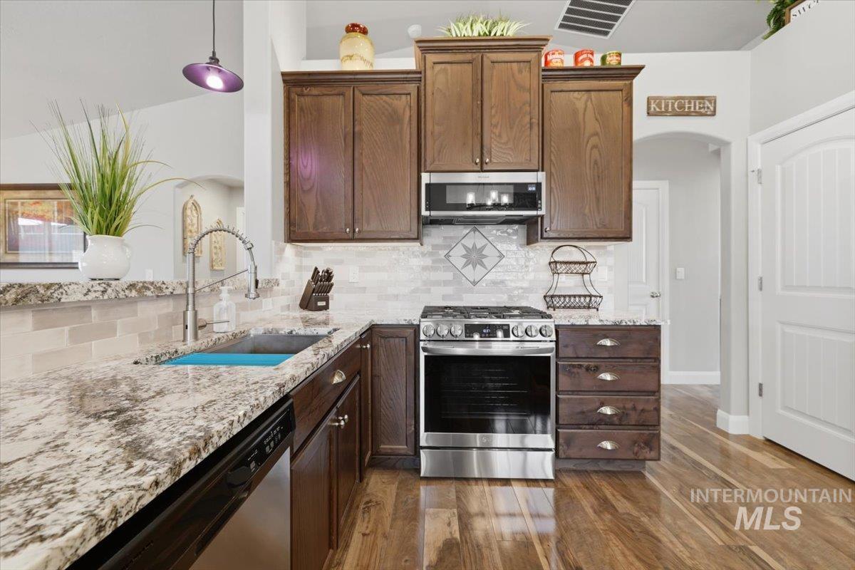 9382 S Updale Avenue, Kuna, Idaho 83634, 3 Bedrooms, 2 Bathrooms, Residential For Sale, Price $469,990, 98979478