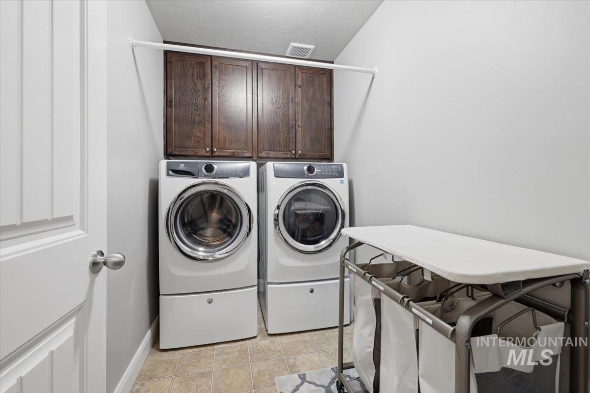 9382 S Updale Avenue, Kuna, Idaho 83634, 3 Bedrooms, 2 Bathrooms, Residential For Sale, Price $469,990, 98979478