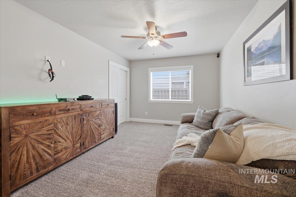 9382 S Updale Avenue, Kuna, Idaho 83634, 3 Bedrooms, 2 Bathrooms, Residential For Sale, Price $469,990, 98979478