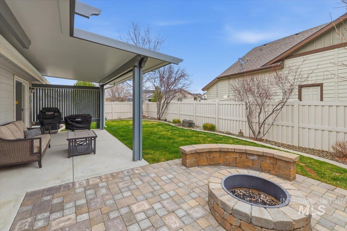 9382 S Updale Avenue, Kuna, Idaho 83634, 3 Bedrooms, 2 Bathrooms, Residential For Sale, Price $469,990, 98979478