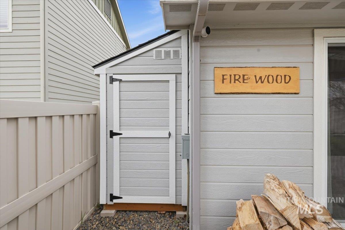 9382 S Updale Avenue, Kuna, Idaho 83634, 3 Bedrooms, 2 Bathrooms, Residential For Sale, Price $469,990, 98979478