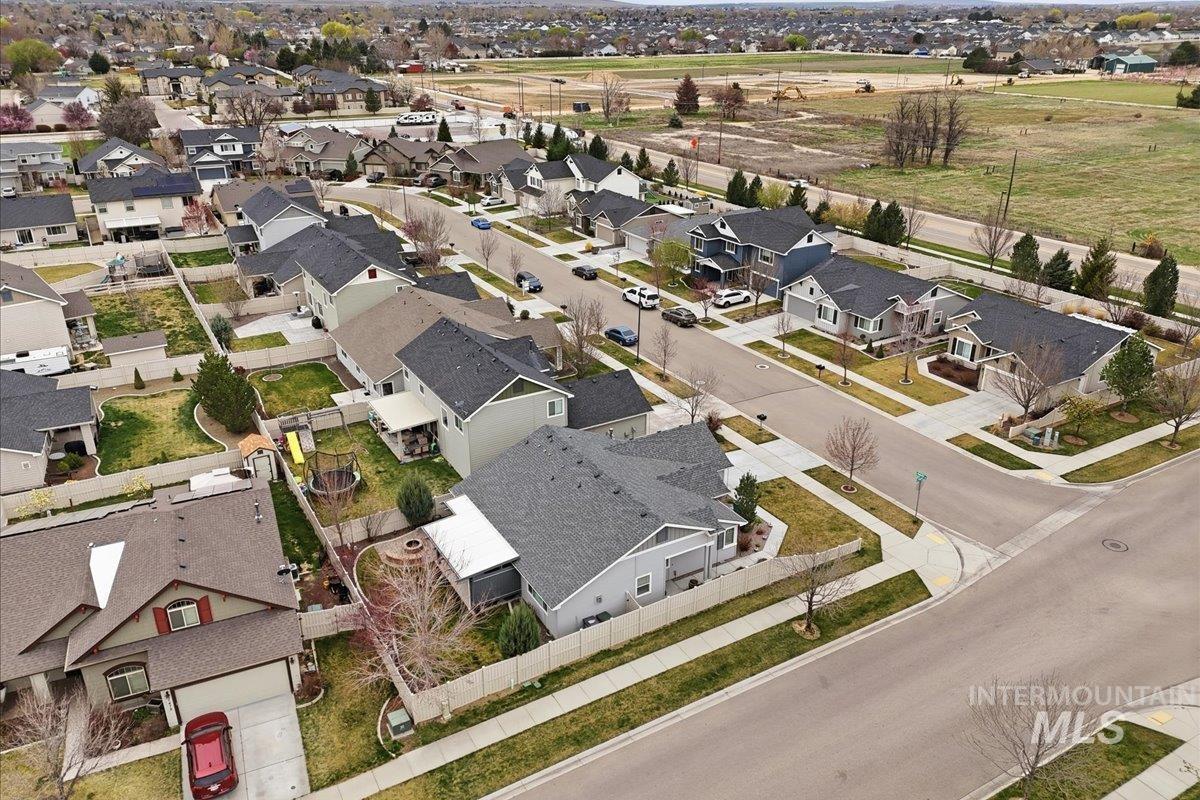 9382 S Updale Avenue, Kuna, Idaho 83634, 3 Bedrooms, 2 Bathrooms, Residential For Sale, Price $469,990, 98979478