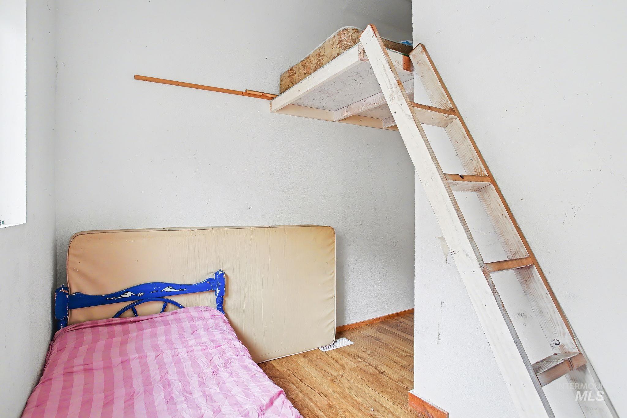 1250 Michigan Avenue, Orofino, Idaho 83544, 5 Bedrooms, 1 Bathroom, Residential For Sale, Price $189,000,MLS 98979479